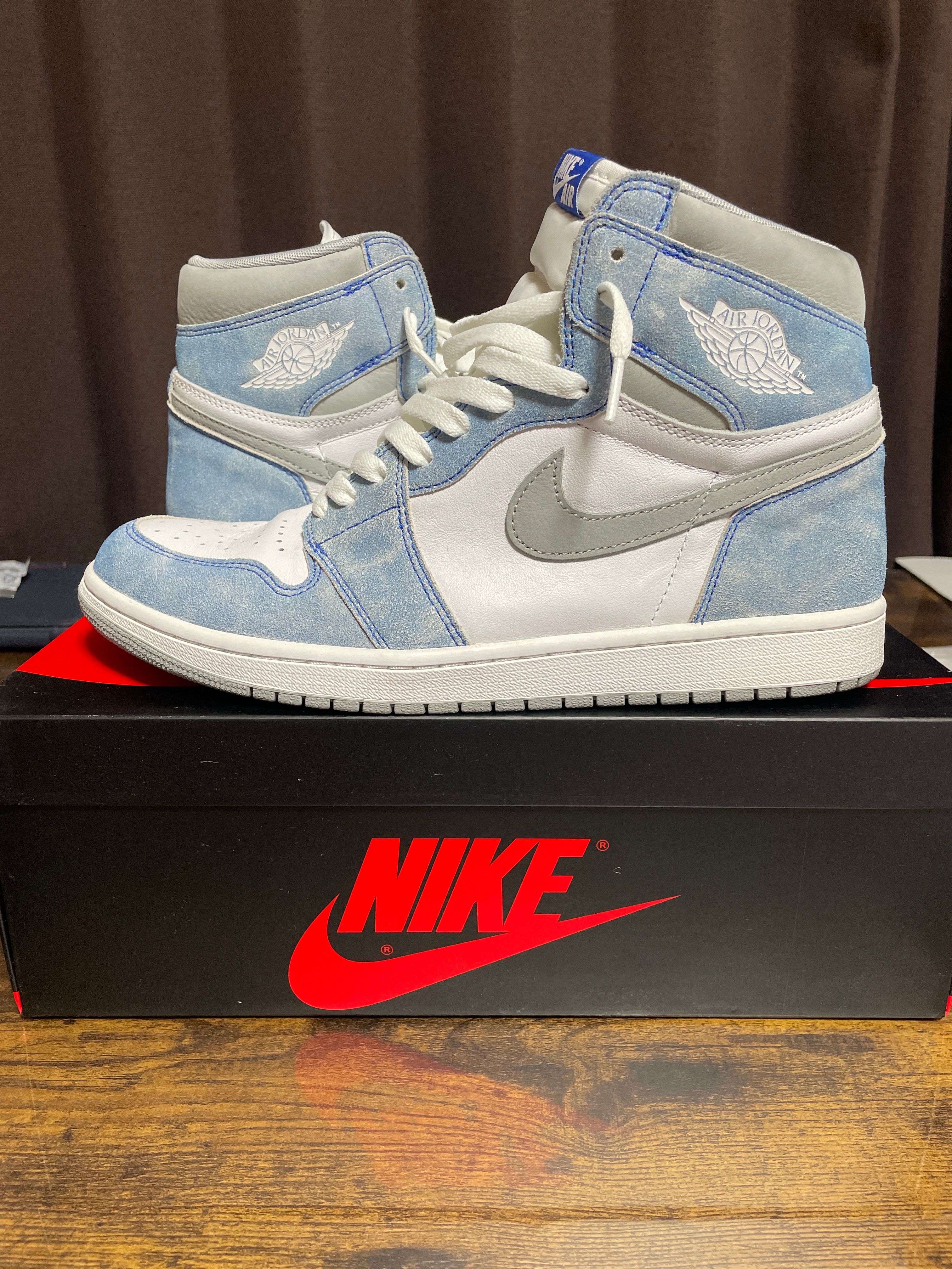 Nike Air Jordan 1 High OG "Hyper Royal"