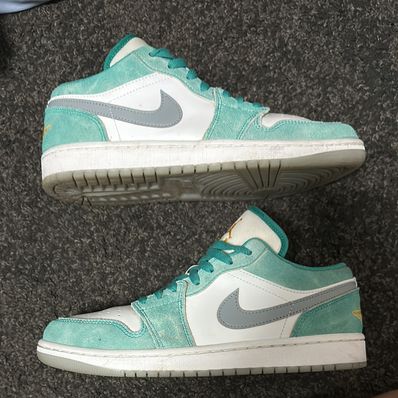 Nike Air Jordan 1 Low SE "New Emerald"