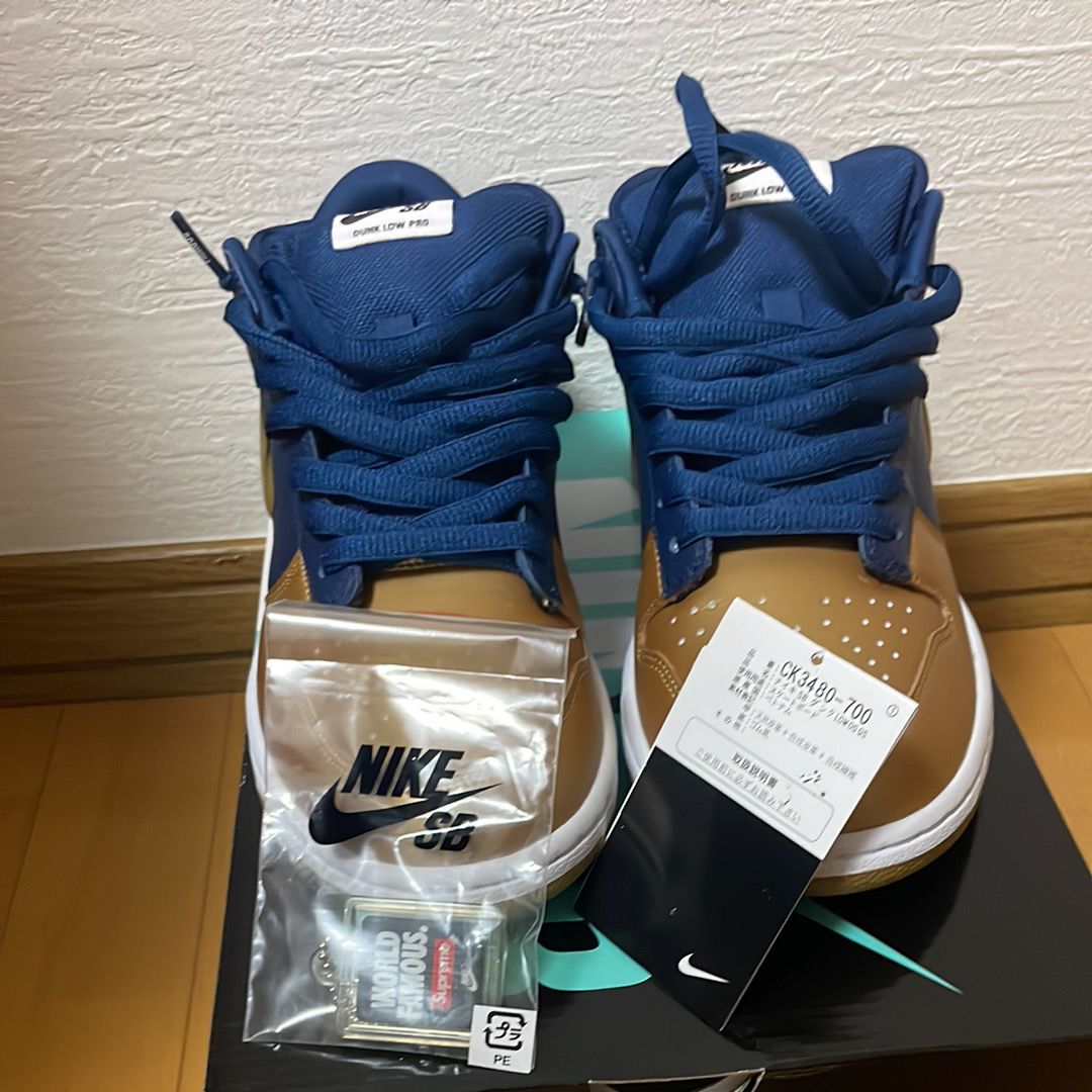 Supreme × Nike SB Dunk Low OG QS "Metallic Gold/Navy"