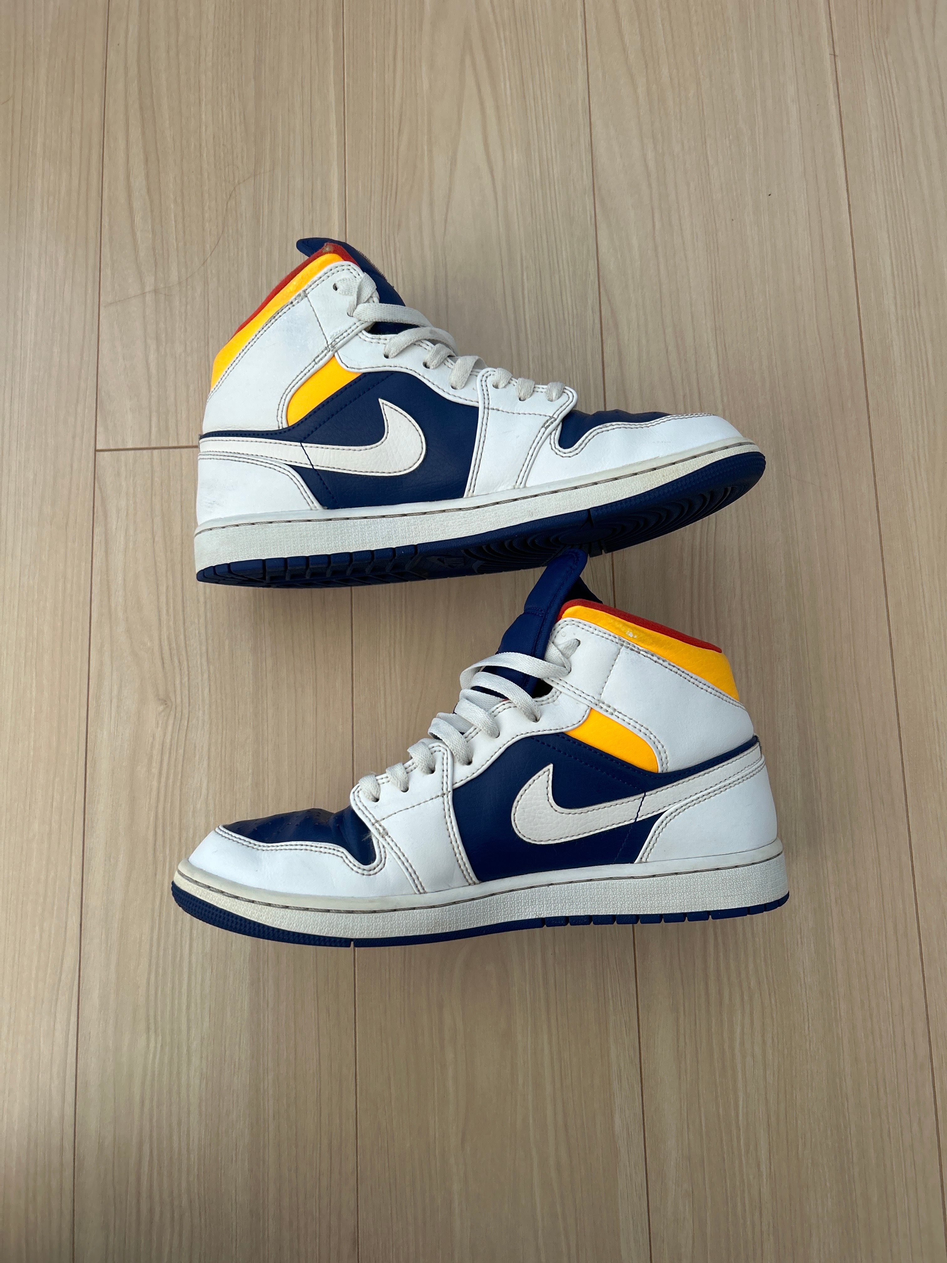 NIKE AIR JORDAN 1 MID "WHITE/NAVY/YELLOW"