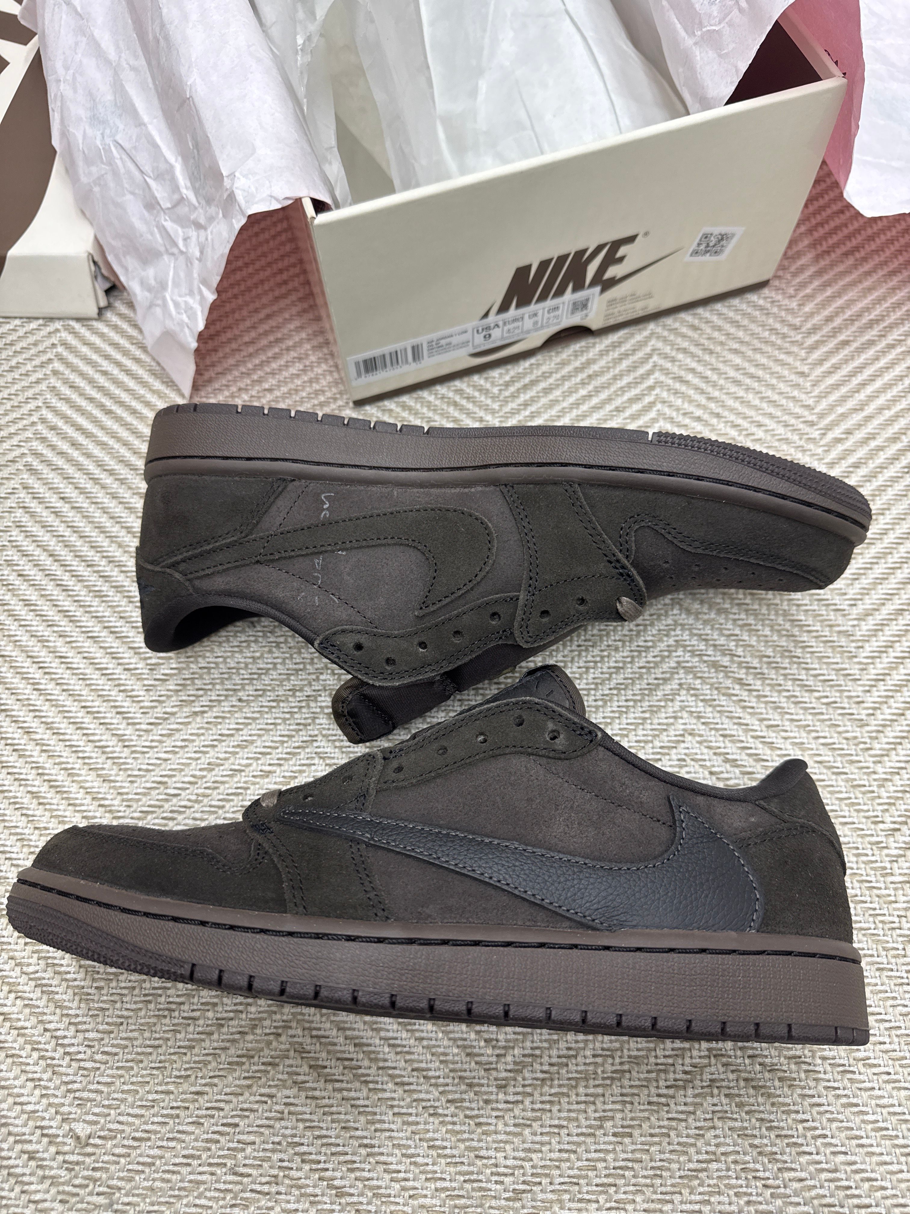 Travis Scott × Nike Air Jordan 1 Low OG SP "Velvet Brown and Dark Mocha"