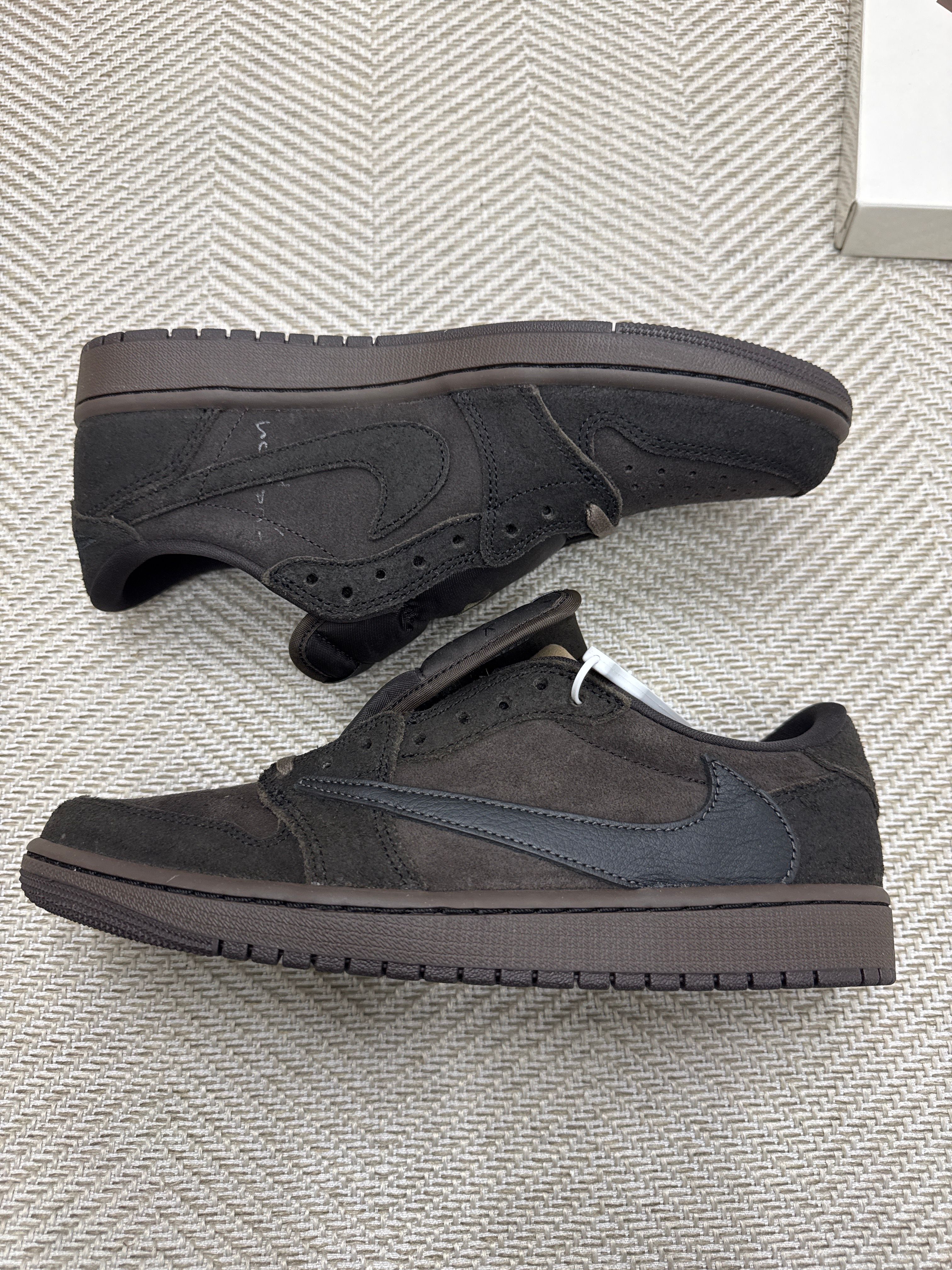 Travis Scott × Nike Air Jordan 1 Low OG SP "Velvet Brown and Dark Mocha"