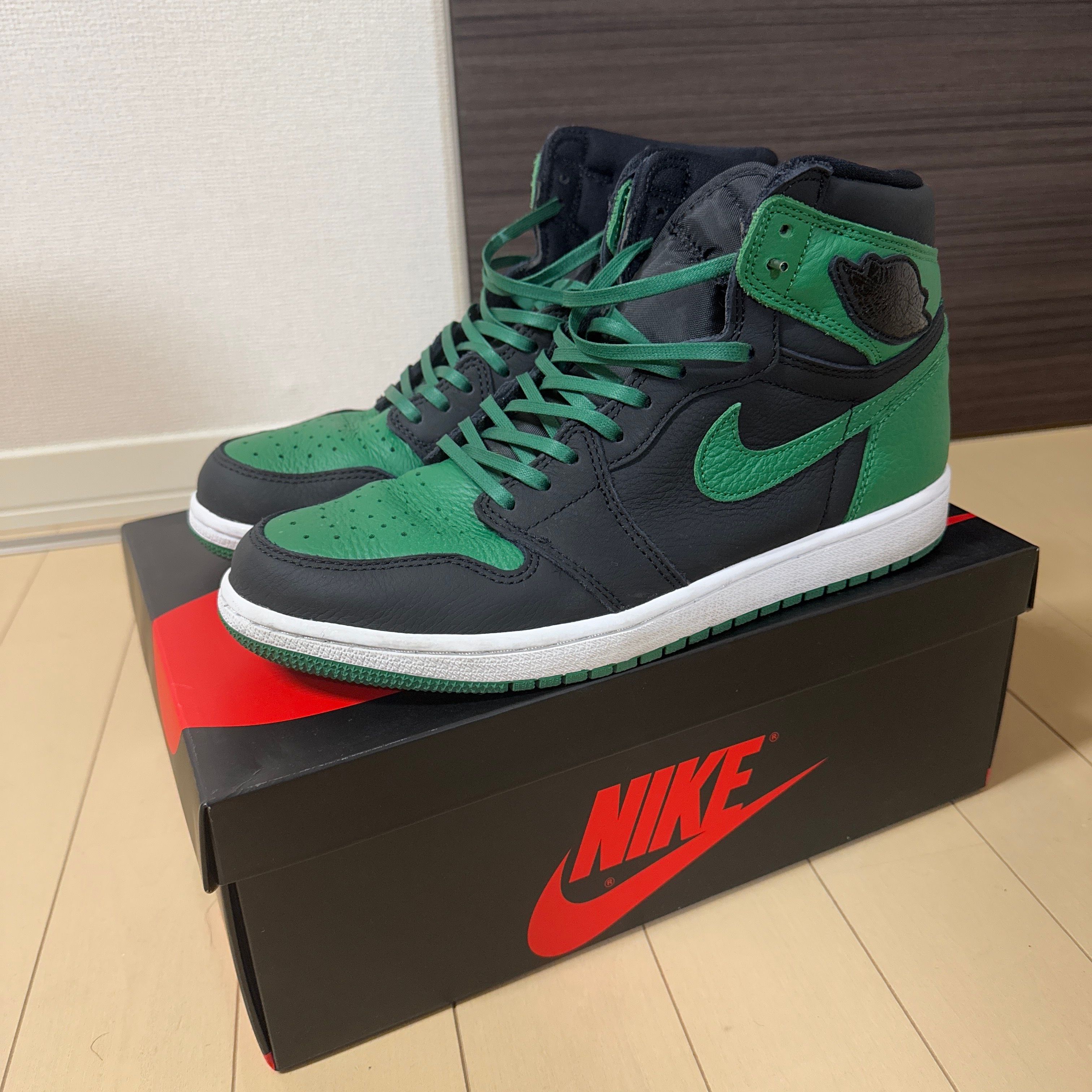 Nike Air Jordan 1 Retro High OG "Black/Pine Green" (2020)