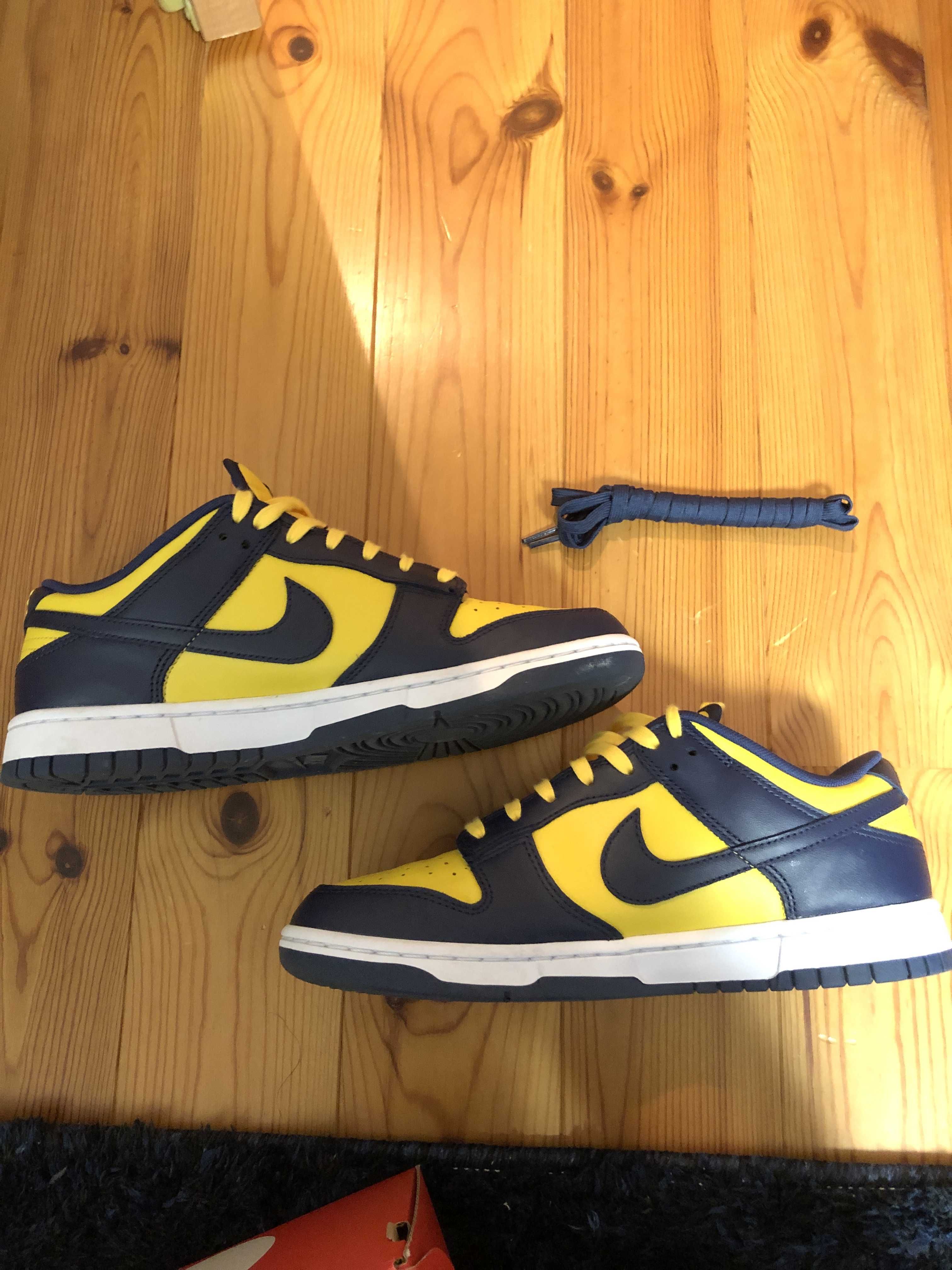 Nike Dunk Low "Michigan"