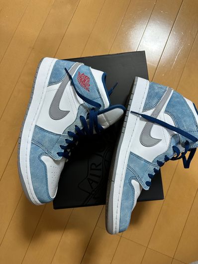 Nike Air Jordan 1 Mid SE "White/Hyper Royal/Red"