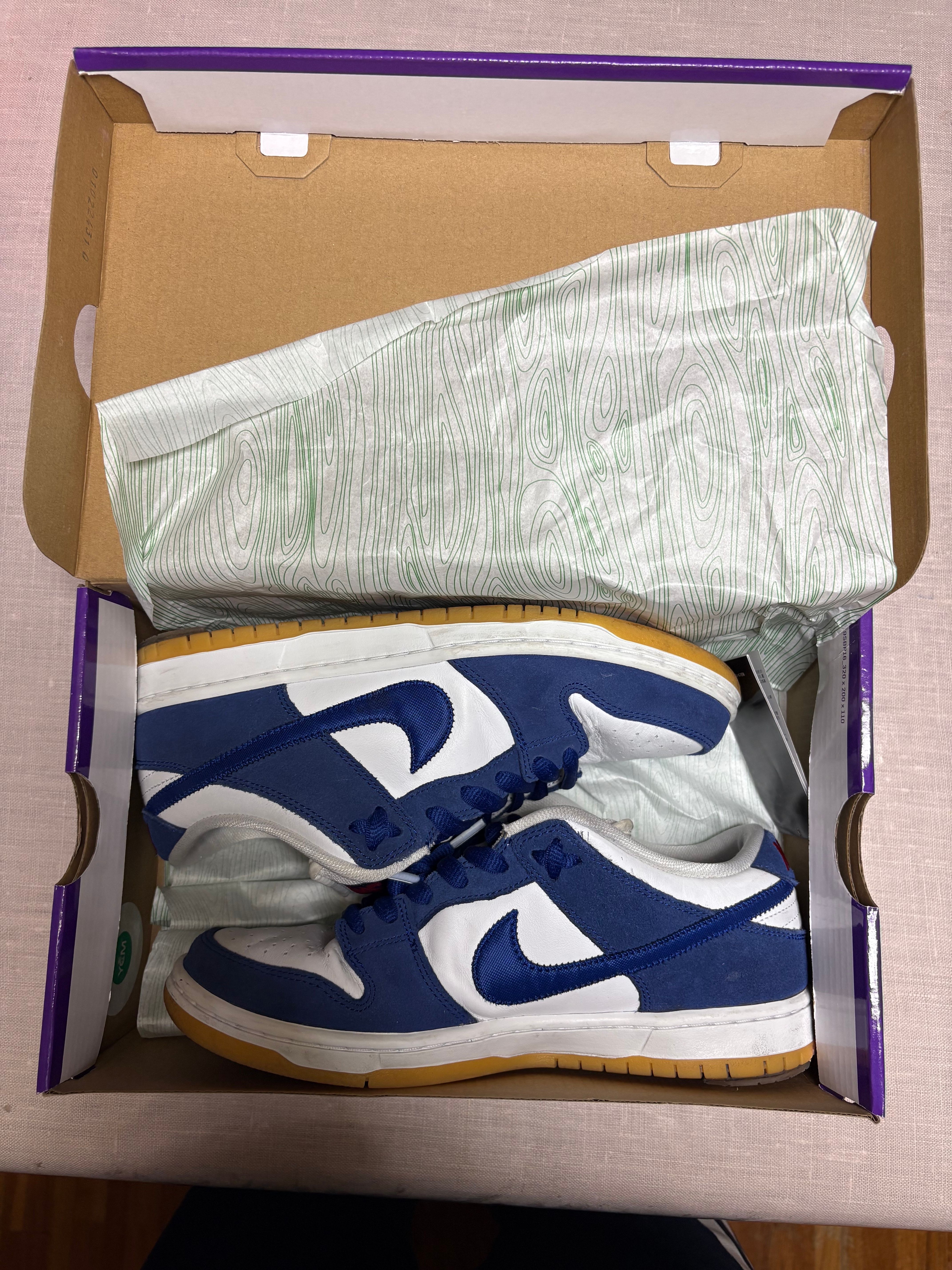 Nike SB Dunk Low "Los Angeles Dodgers/Deep Royal Blue"