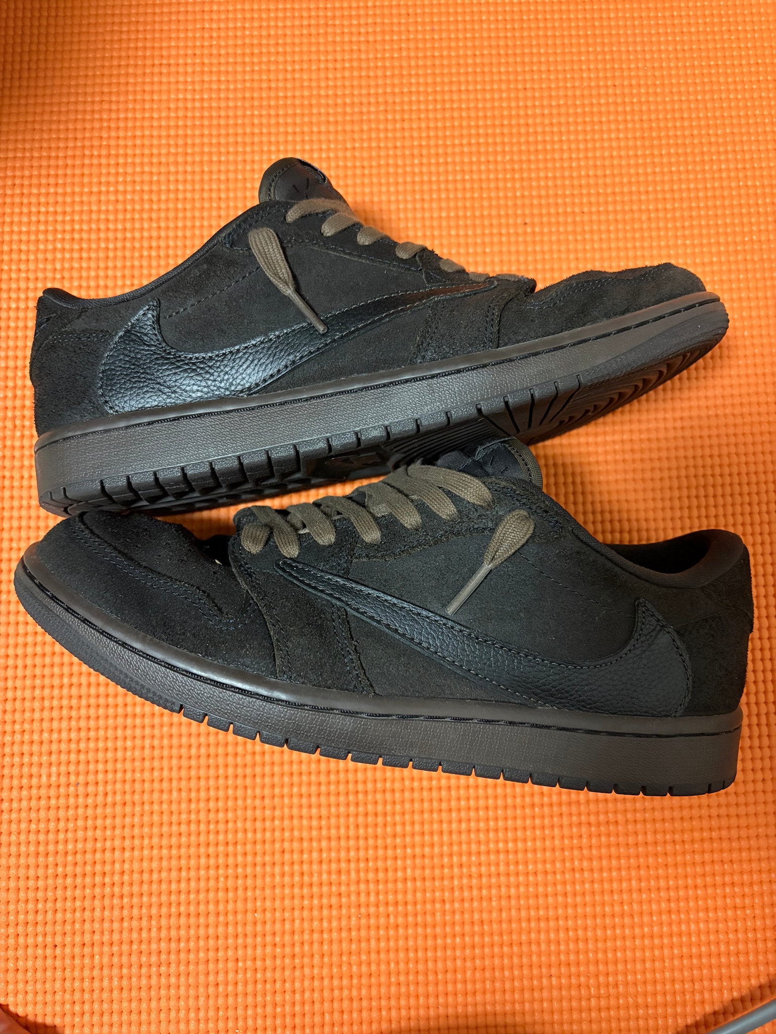 Travis Scott × Nike Air Jordan 1 Low OG SP "Velvet Brown and Dark Mocha"