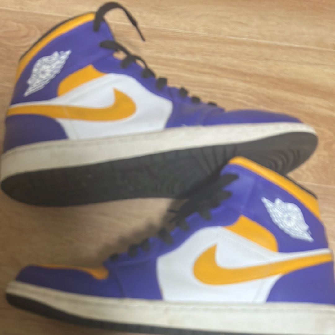 Nike Air Jordan 1 Mid "Lakers"