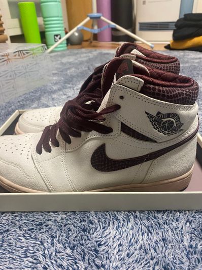 A Ma Maniere × Nike Air Jordan 1 Retro High OG "Sail and Burgundy"