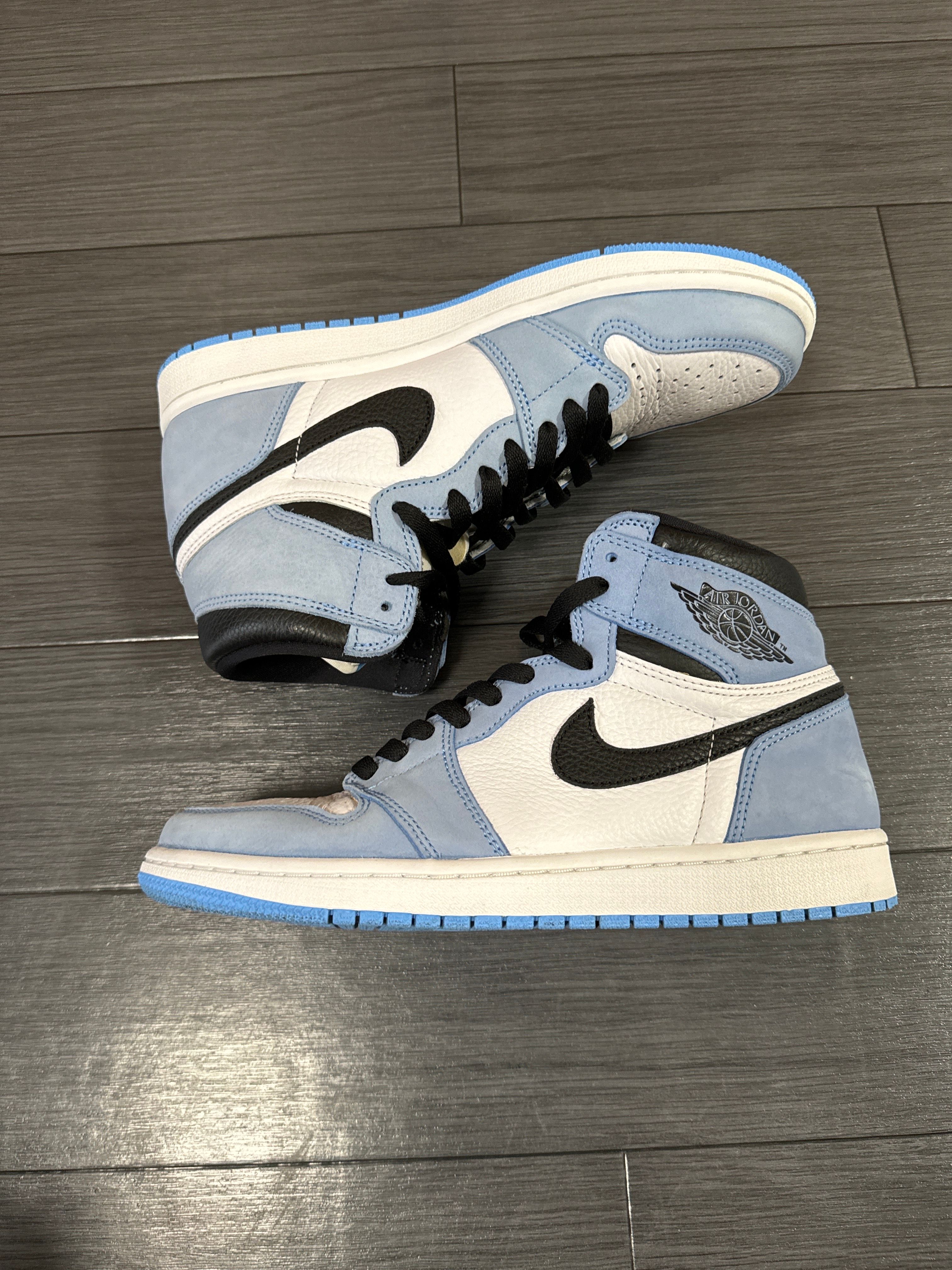 Nike Air Jordan 1 High OG "University Blue"