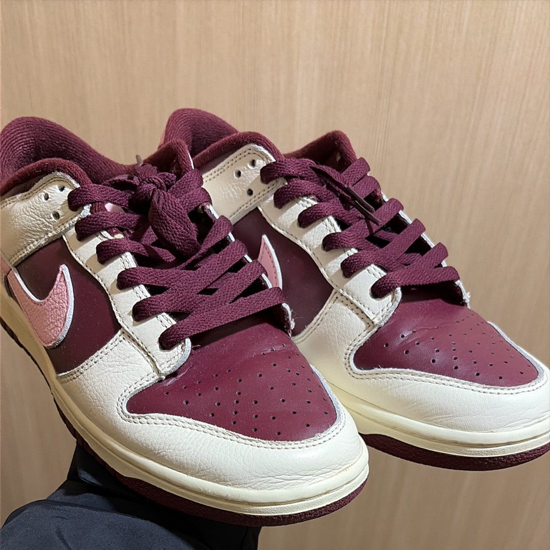 Nike Dunk Low "Valentine’s Day" (2023)