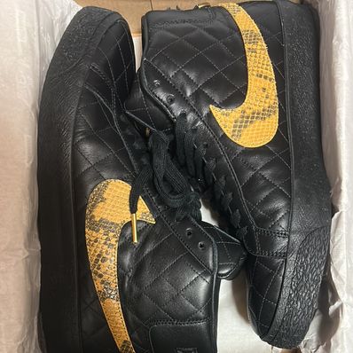 Supreme × Nike SB Blazer Mid "Black"