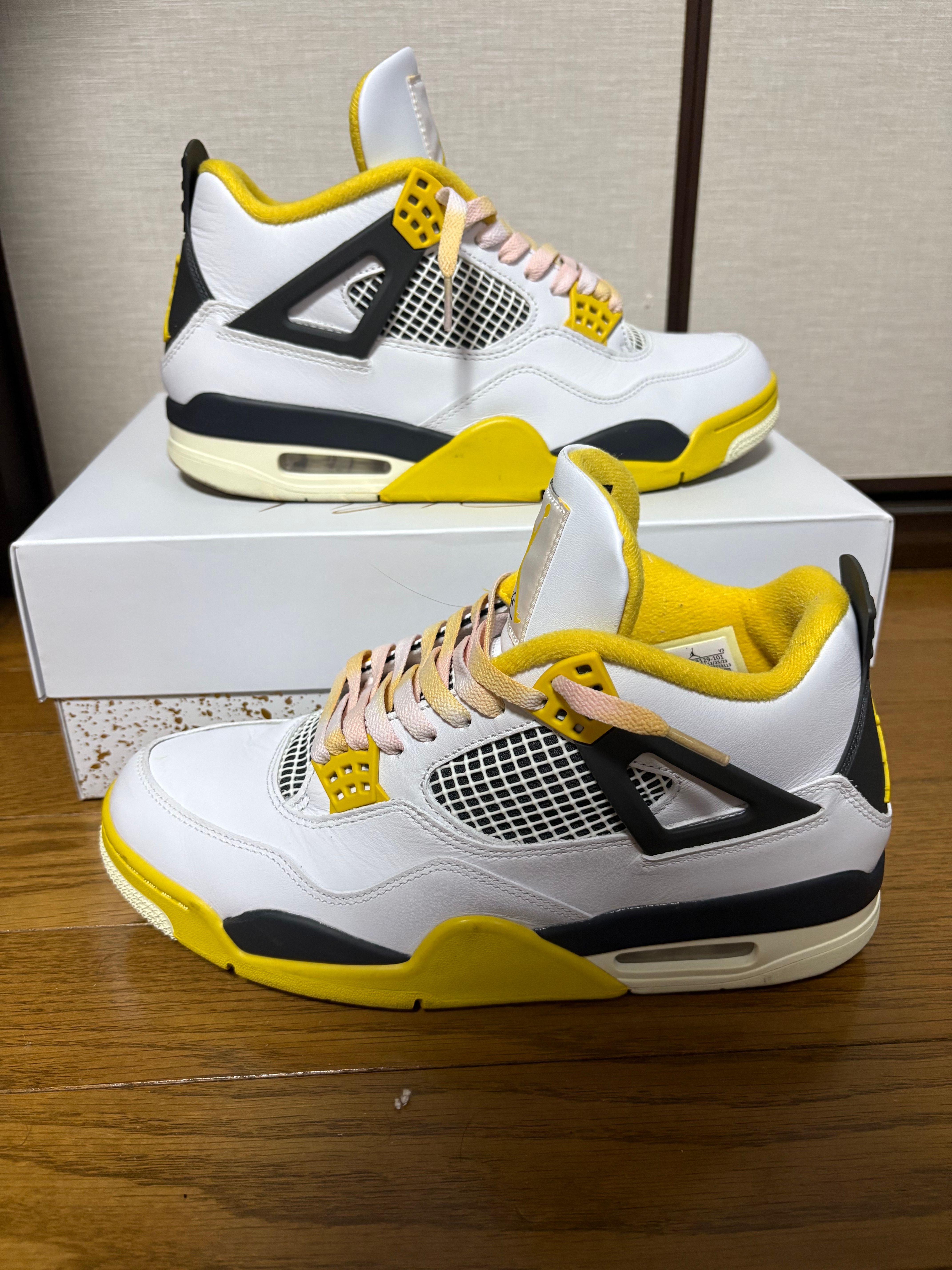 Nike Women's Air Jordan 4 Retro "Vivid Sulfur"
