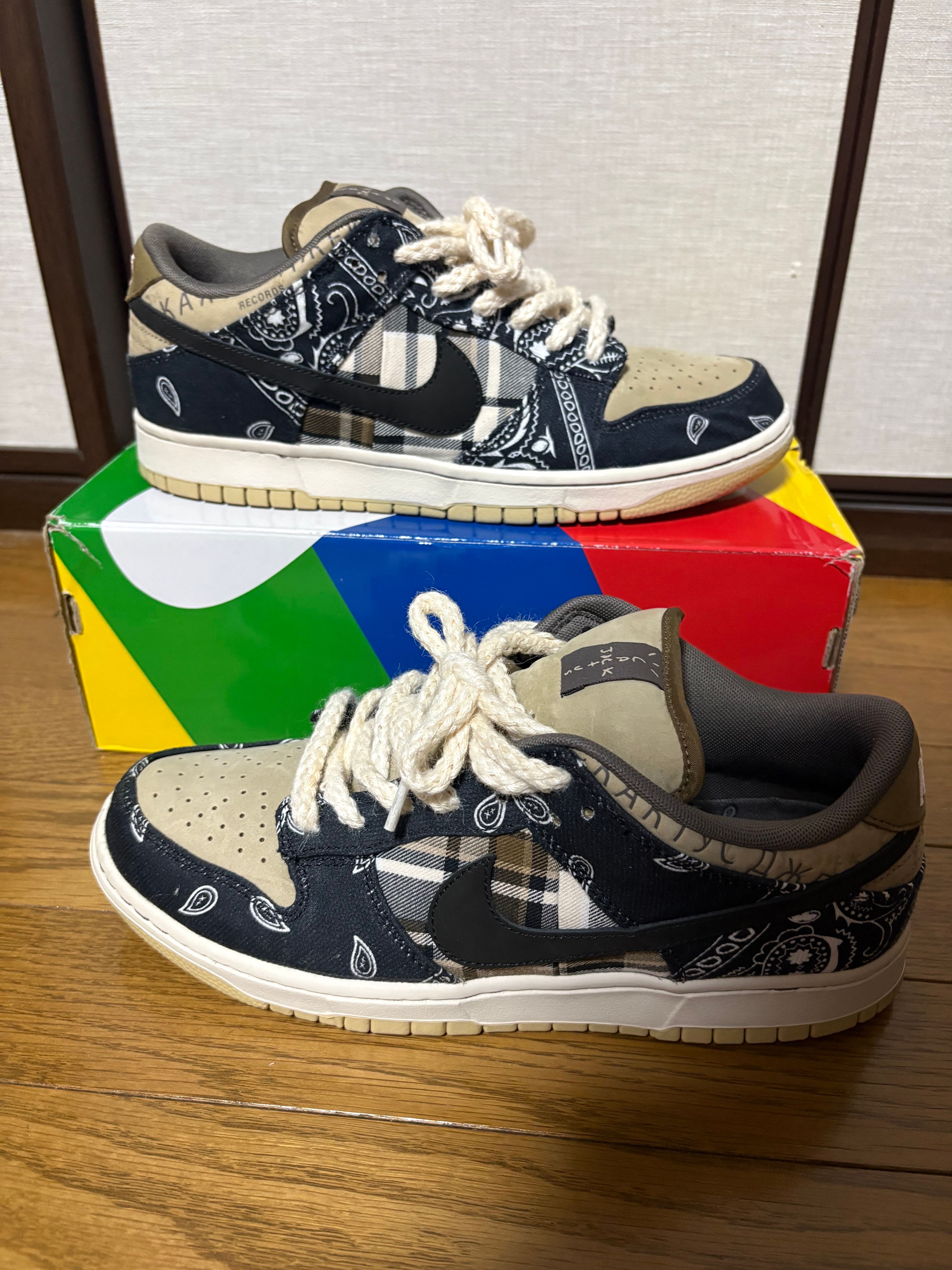 Travis Scott × Nike SB Dunk Low "Black/Parachute Beige"