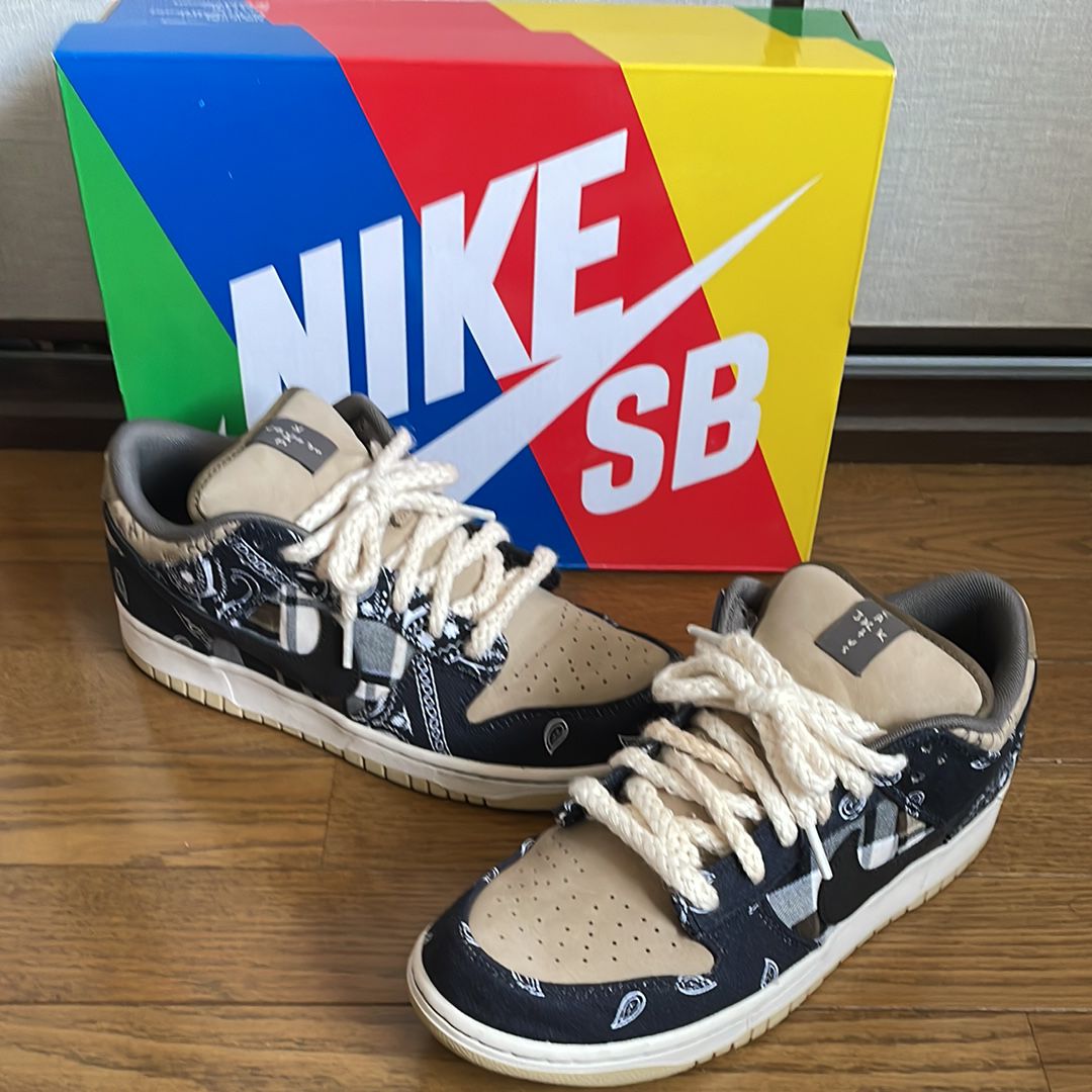 Travis Scott × Nike SB Dunk Low "Black/Parachute Beige"