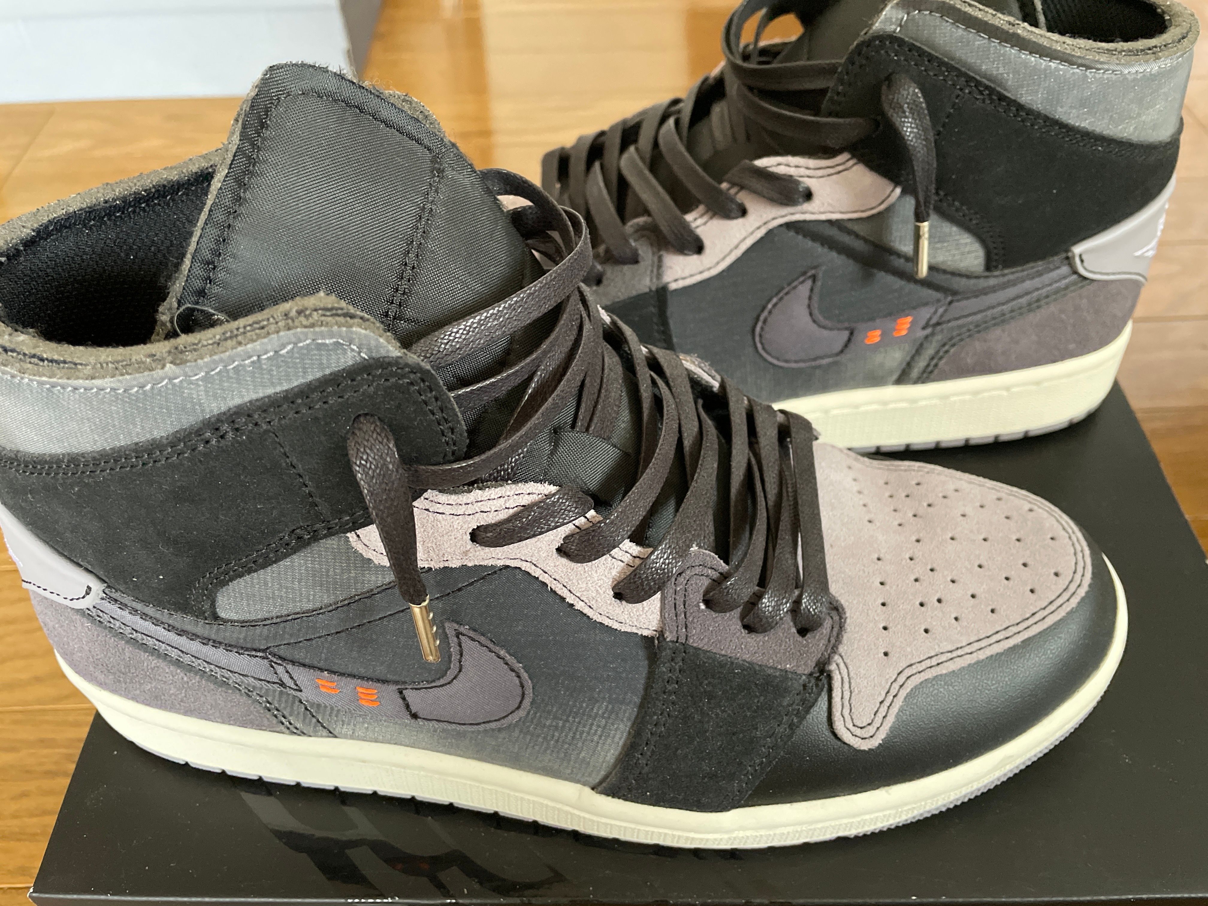 Nike Air Jordan 1 Mid CRAFT "Inside Out/Black/Grey"