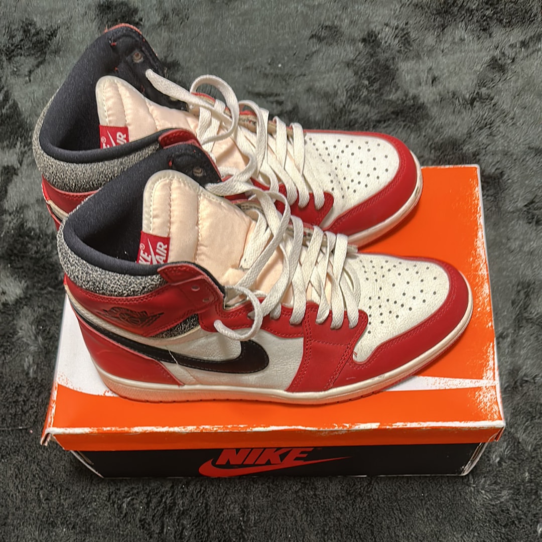 Nike Air Jordan 1 High OG "Lost & Found/Chicago"