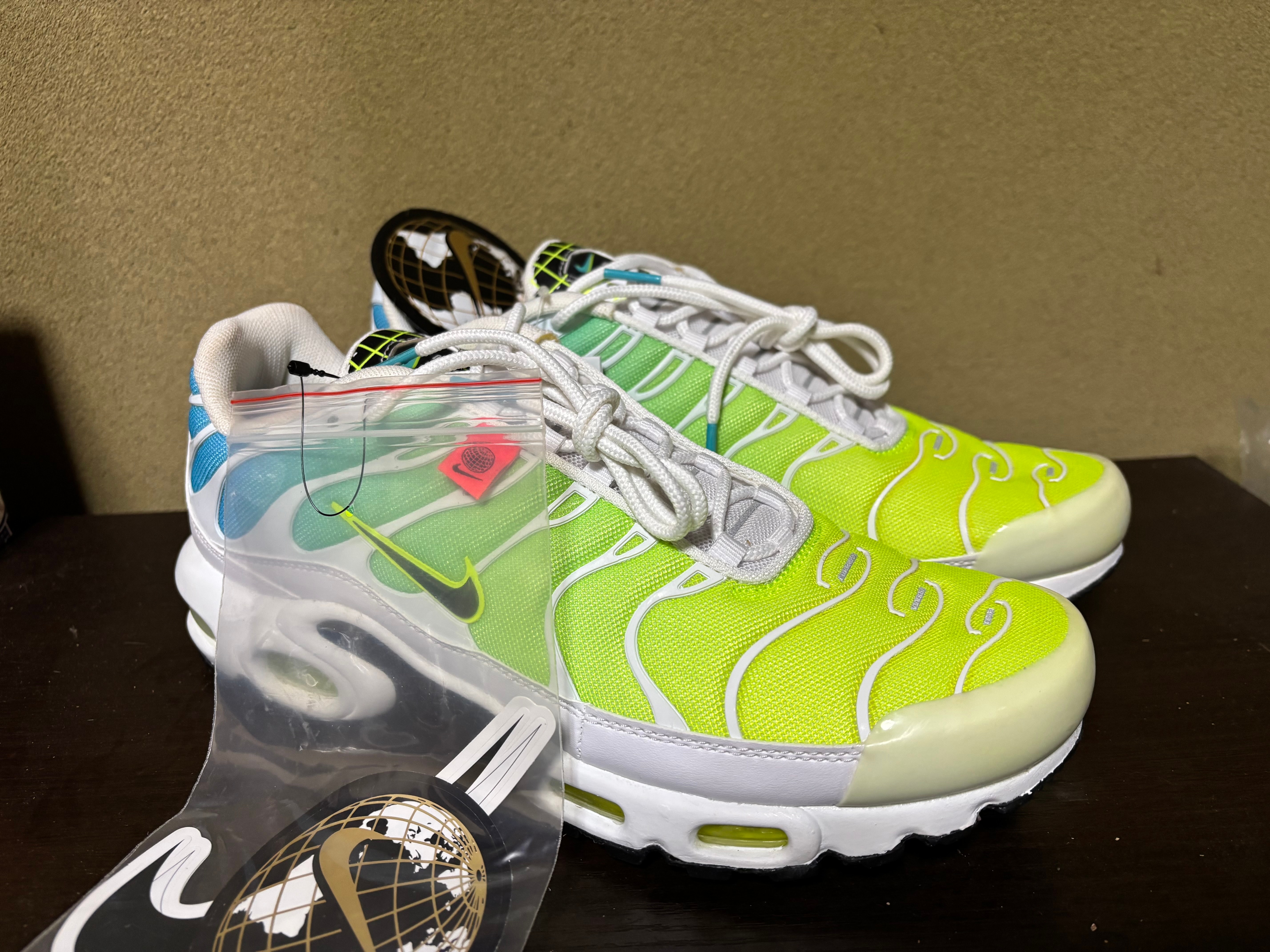 Nike Air Max Plus "Worldwide"