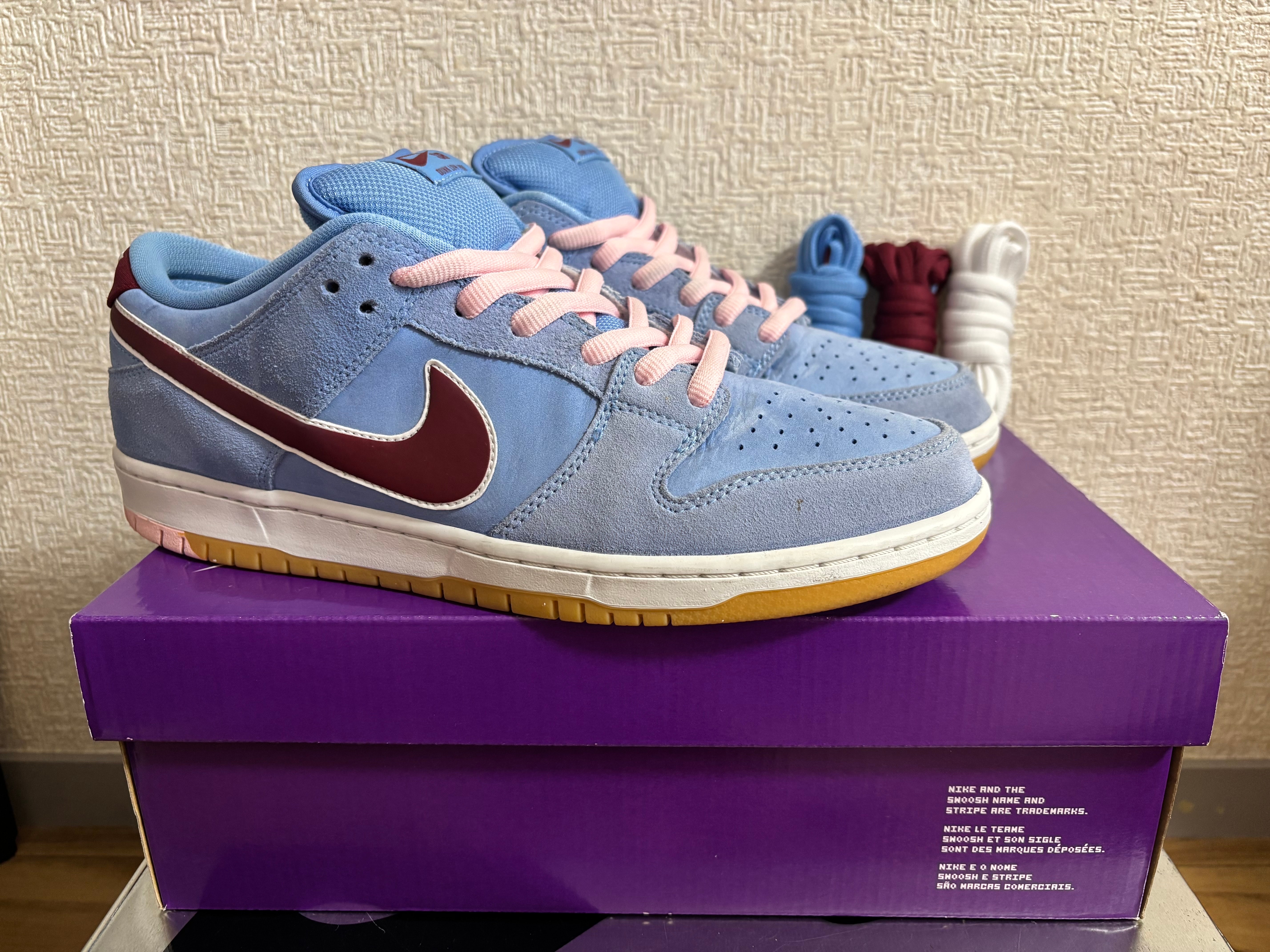 Nike SB Dunk Low Pro "Philadelphia Phillies/Valor Blue and Team Maroon"