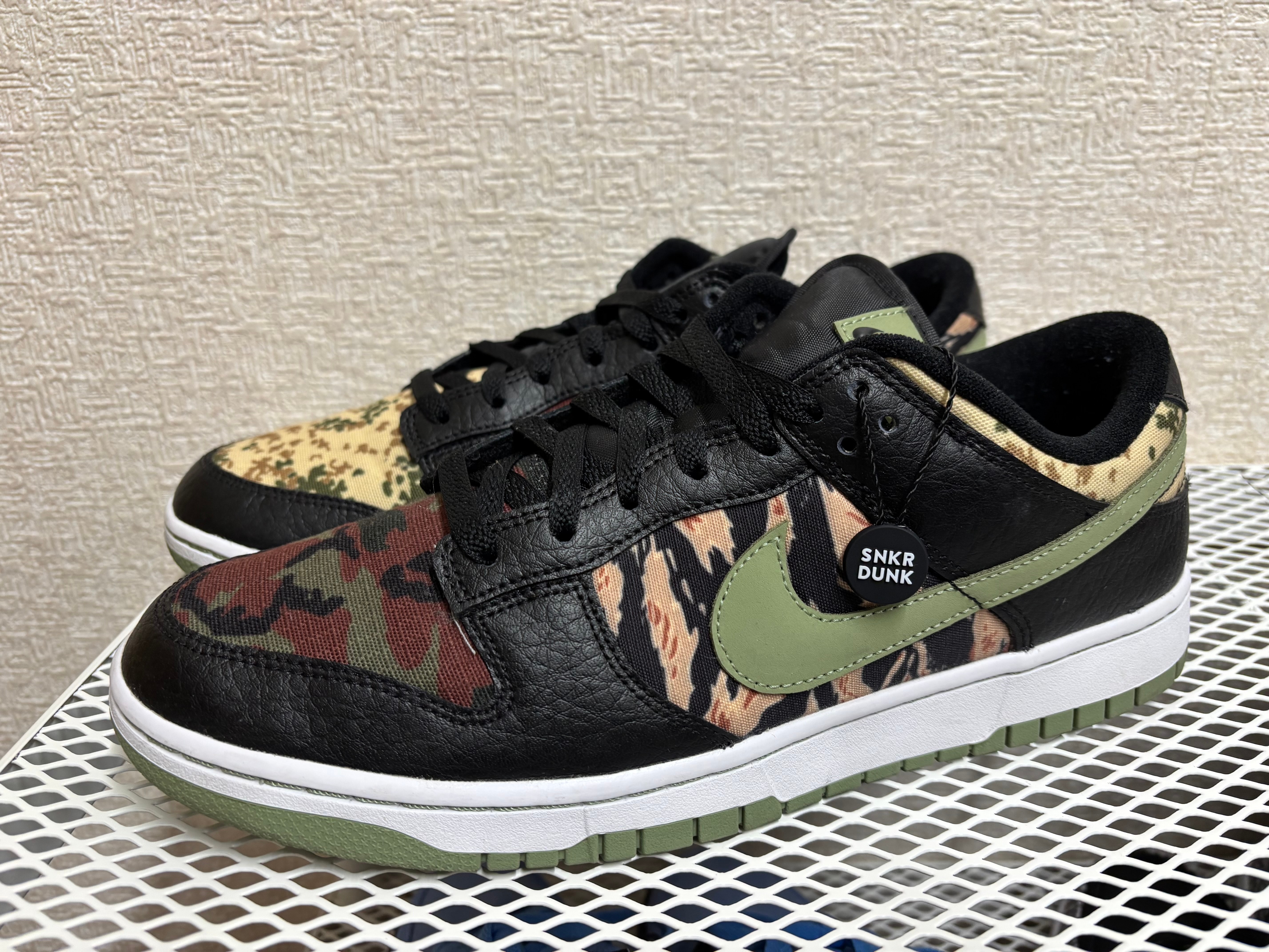 NIKE DUNK LOW SE "BLACK MULTI CAMO"