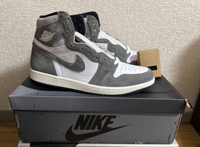 Nike Air Jordan 1 Retro High OG "Black and Smoke Grey"