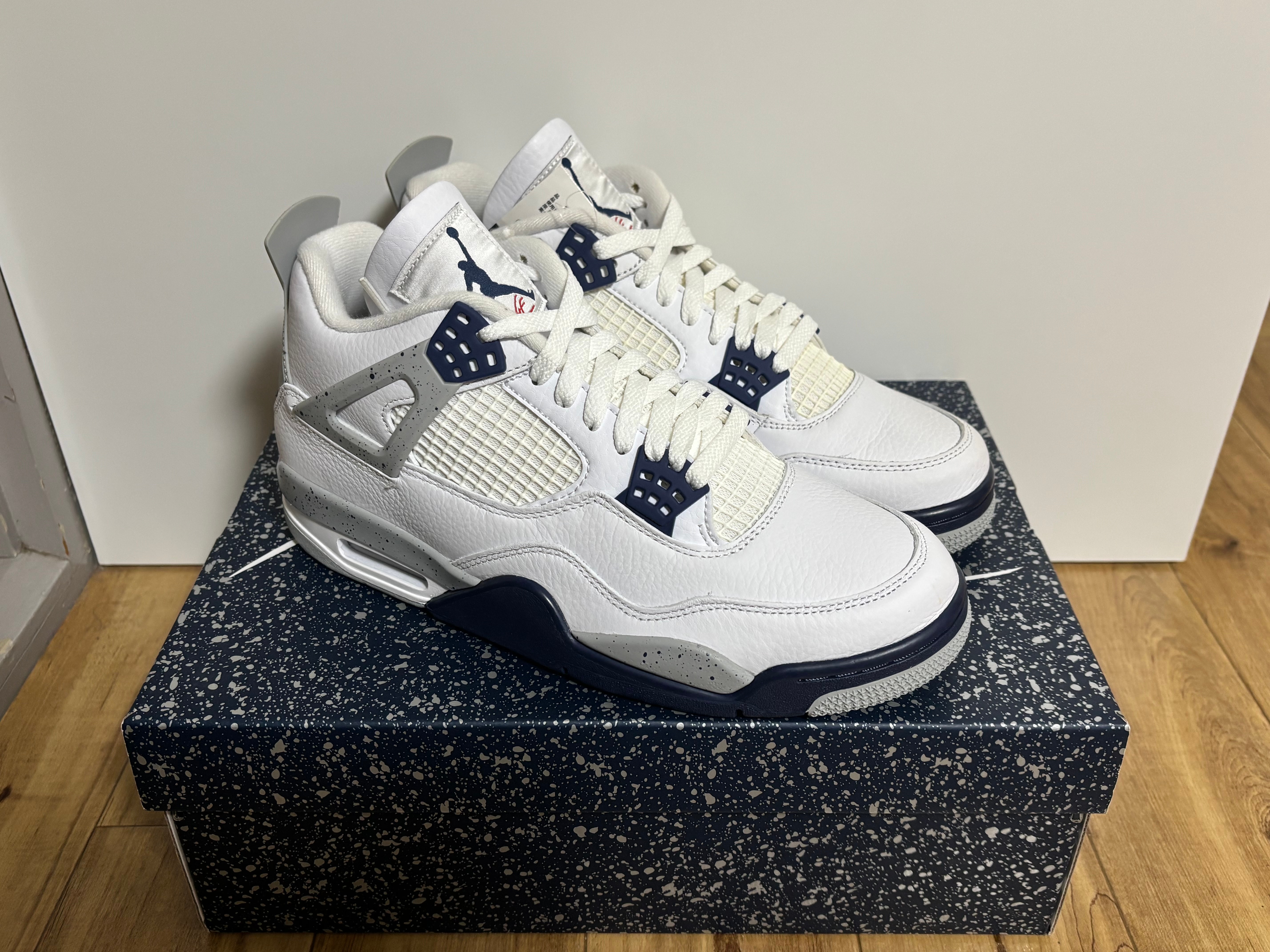 Nike Air Jordan 4 "Midnight Navy"