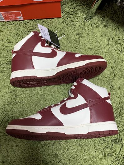NIKE Women's DUNK HIGH "TEAM RED"