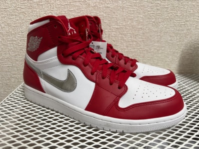 Nike Air Jordan 1 Retro High "Silver Medal"