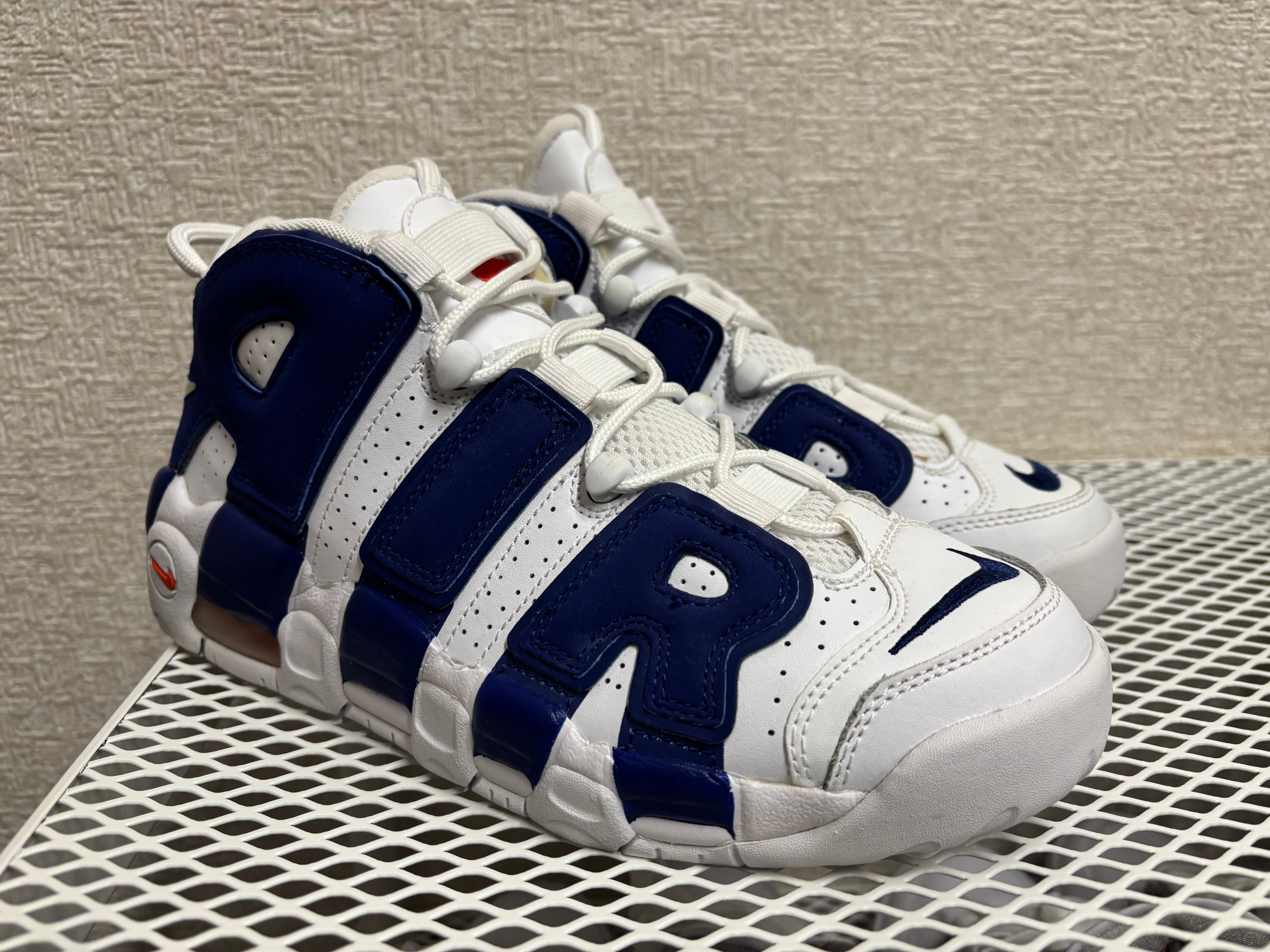 ナイキ GS エアモアアップテンポ "ホワイト/ディープロイヤルブルー/オレンジ"