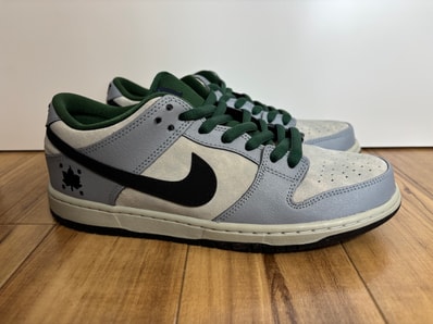 Nike SB Dunk Low "Maple Leaf Central Park"