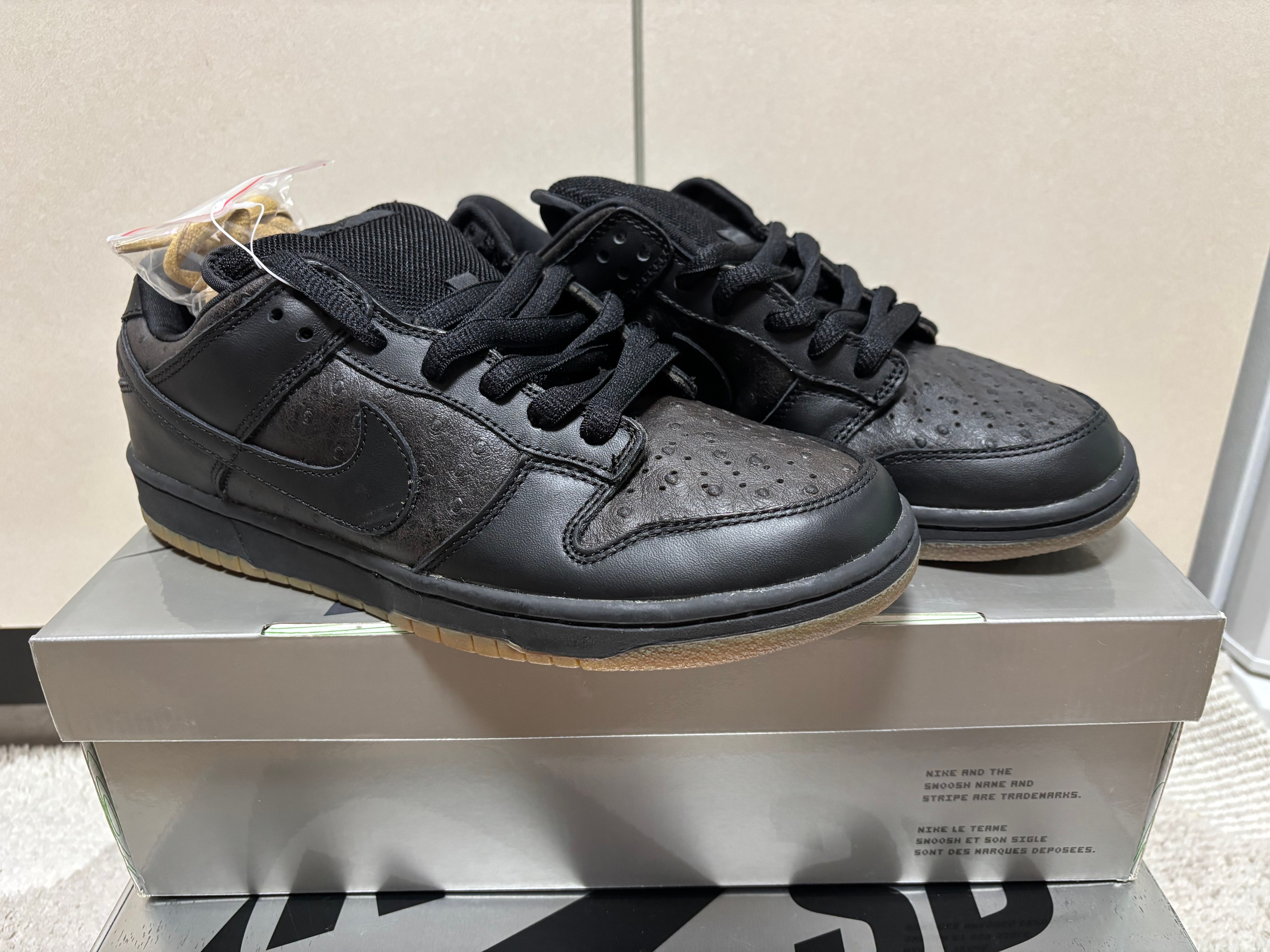 Nike SB Dunk Low "Ostrich"