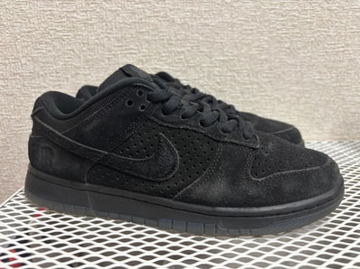 UNDEFEATED × Nike Dunk Low SP "5 ON IT"