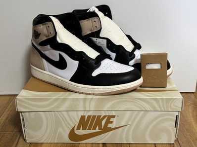 Nike Women's Air Jordan 1 Retro High OG "Latte"