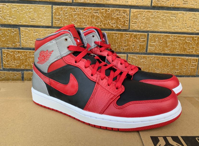 Nike Air Jordan 1 Mid "Fire Red Cement"