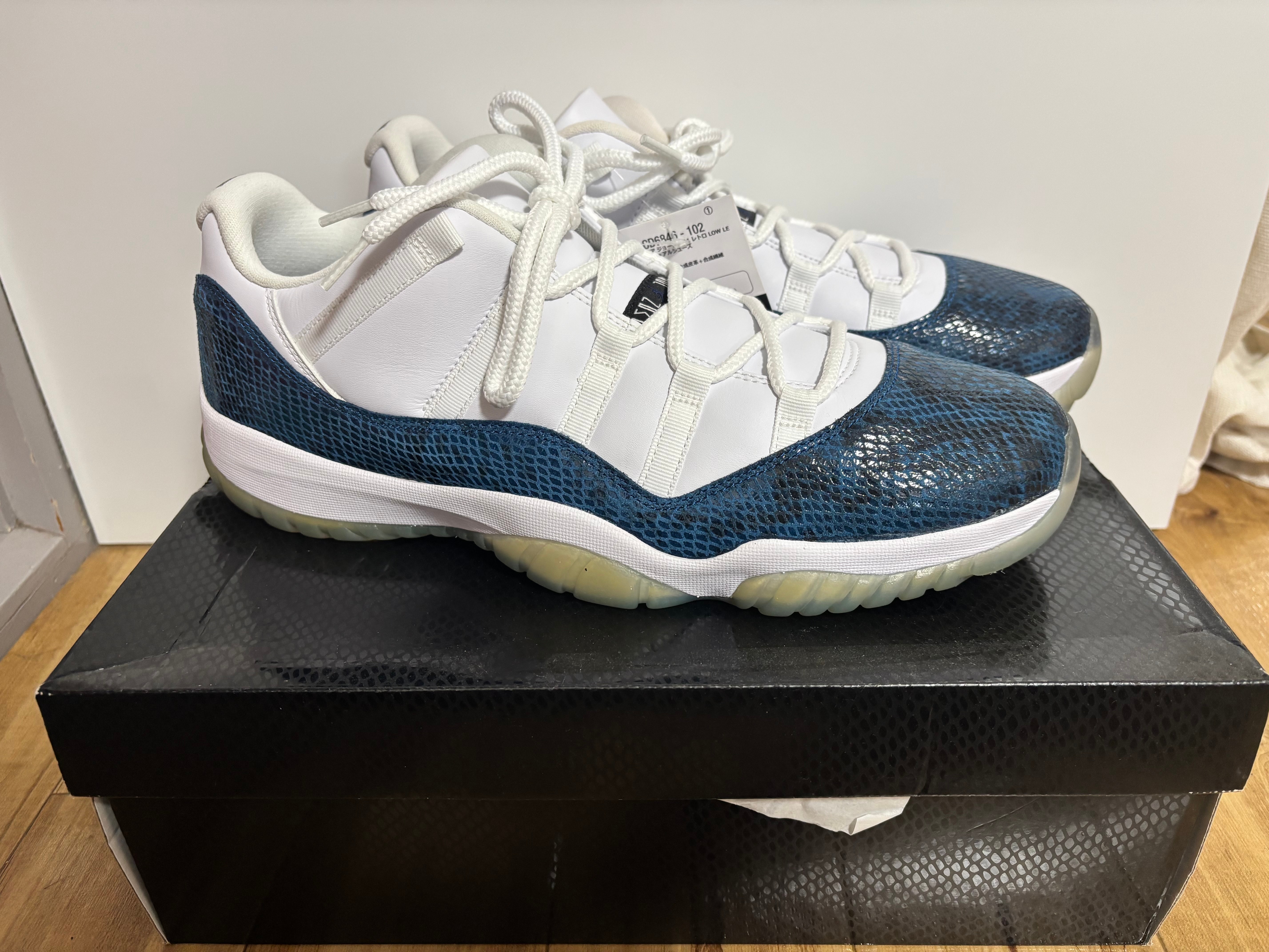 AIR JORDAN 11 LOW "SNAKESKIN"