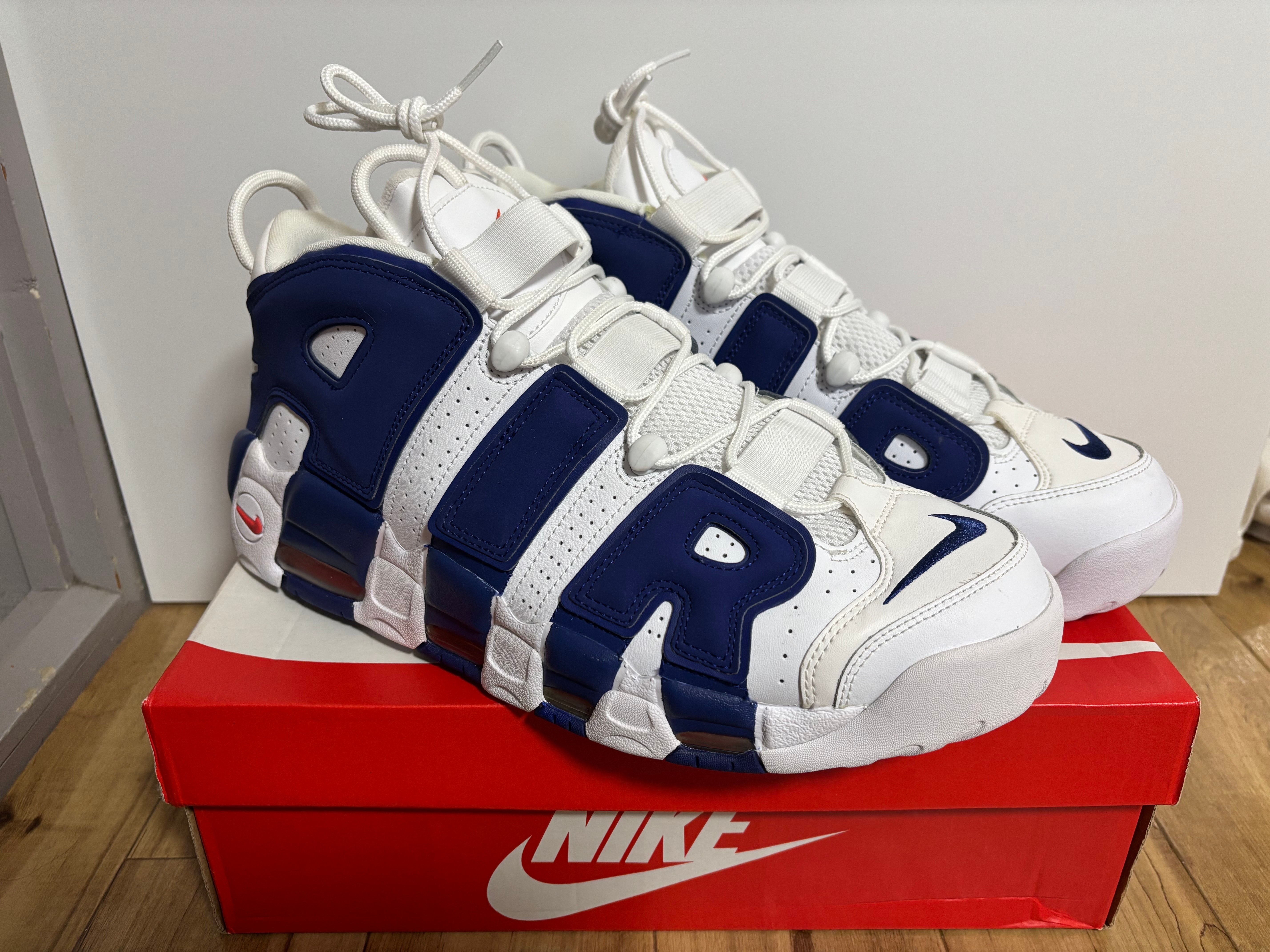 NIKE AIR MORE UPTEMPO 96 "WHITE/DEEP ROYAL BLUE"