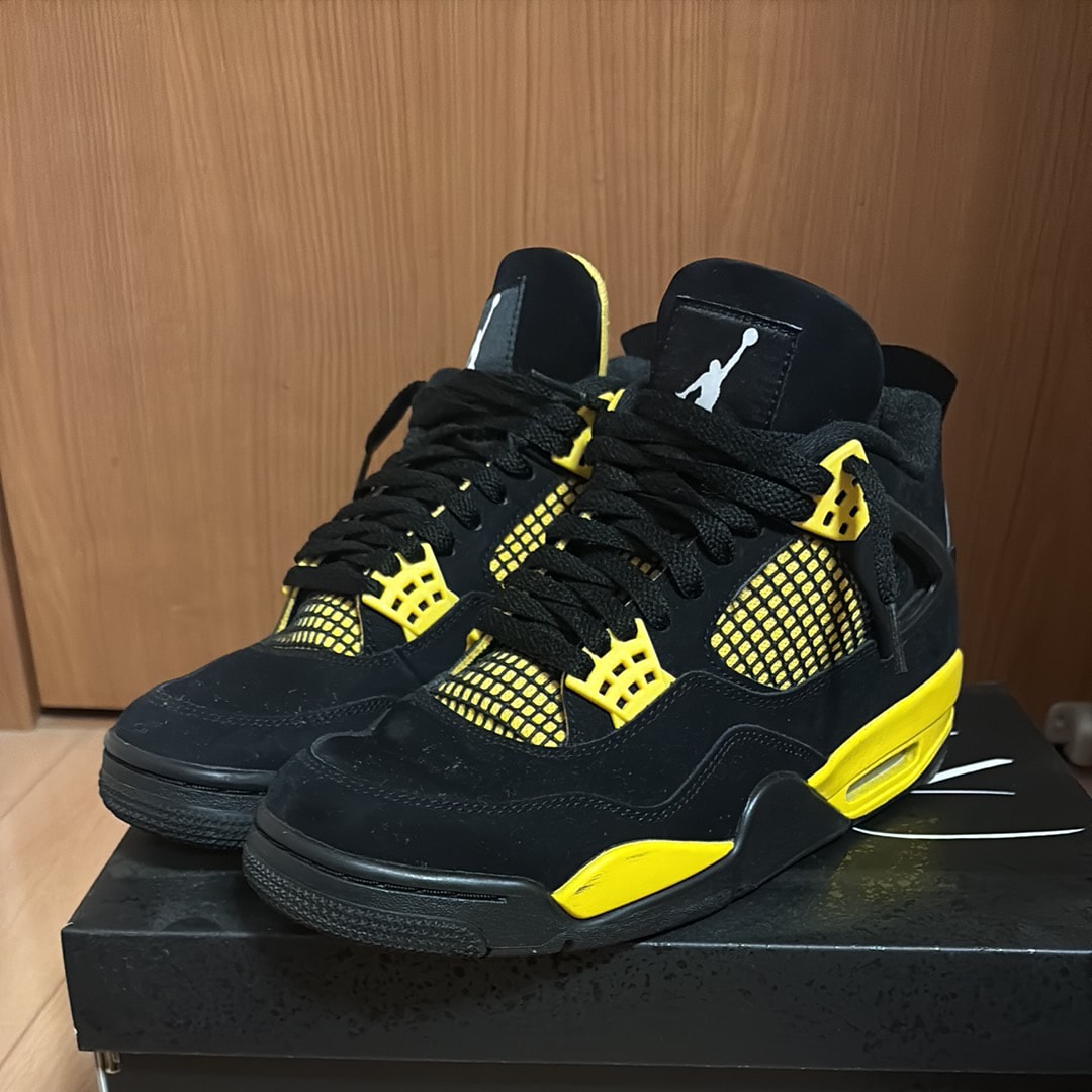 Nike Air Jordan 4 Retro 
