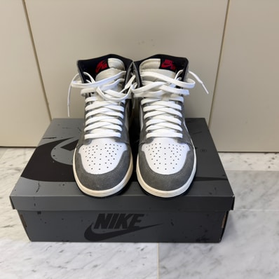 Nike Air Jordan 1 Retro High OG "Black and Smoke Grey"