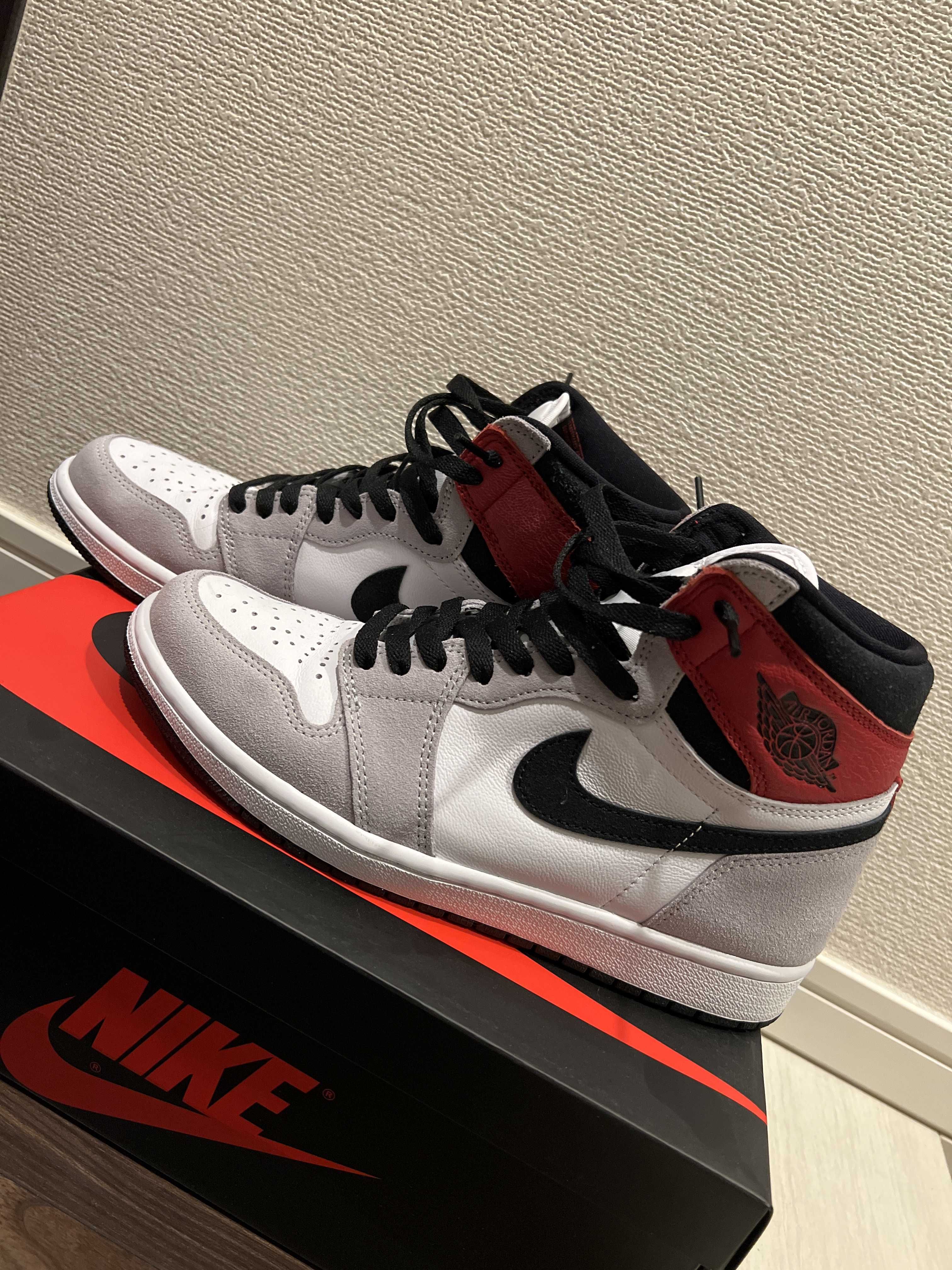 Nike Air Jordan 1 High OG "White/Black/Light Smoke Grey"