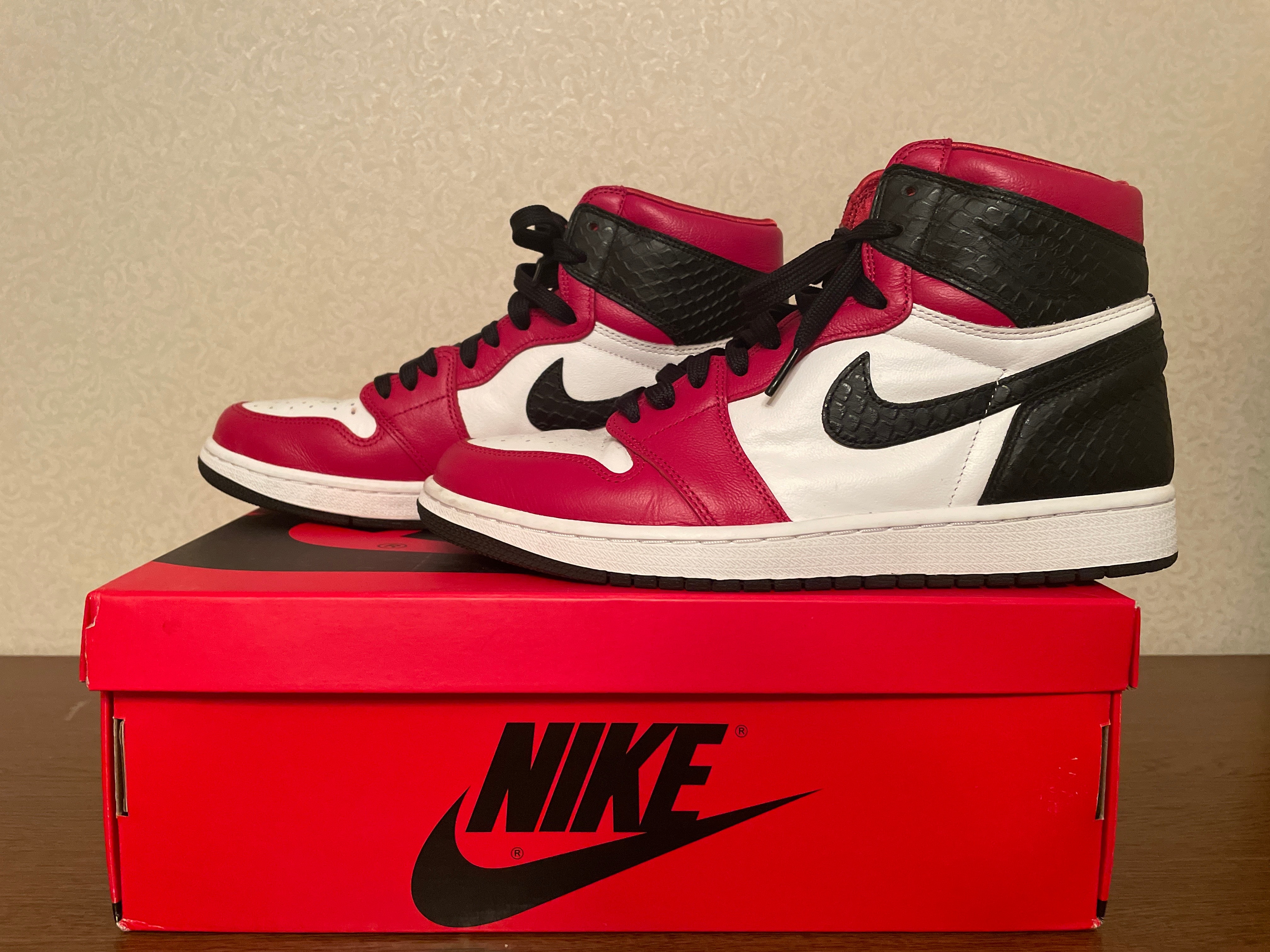 Nike Women's Air Jordan 1 High OG "Satin Red"