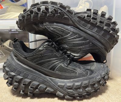 BALENCIAGA Bouncer (Defender) Sneaker "Black"