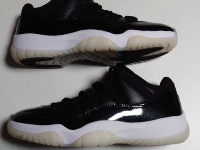 Nike Air Jordan 11 Low "72-10"
