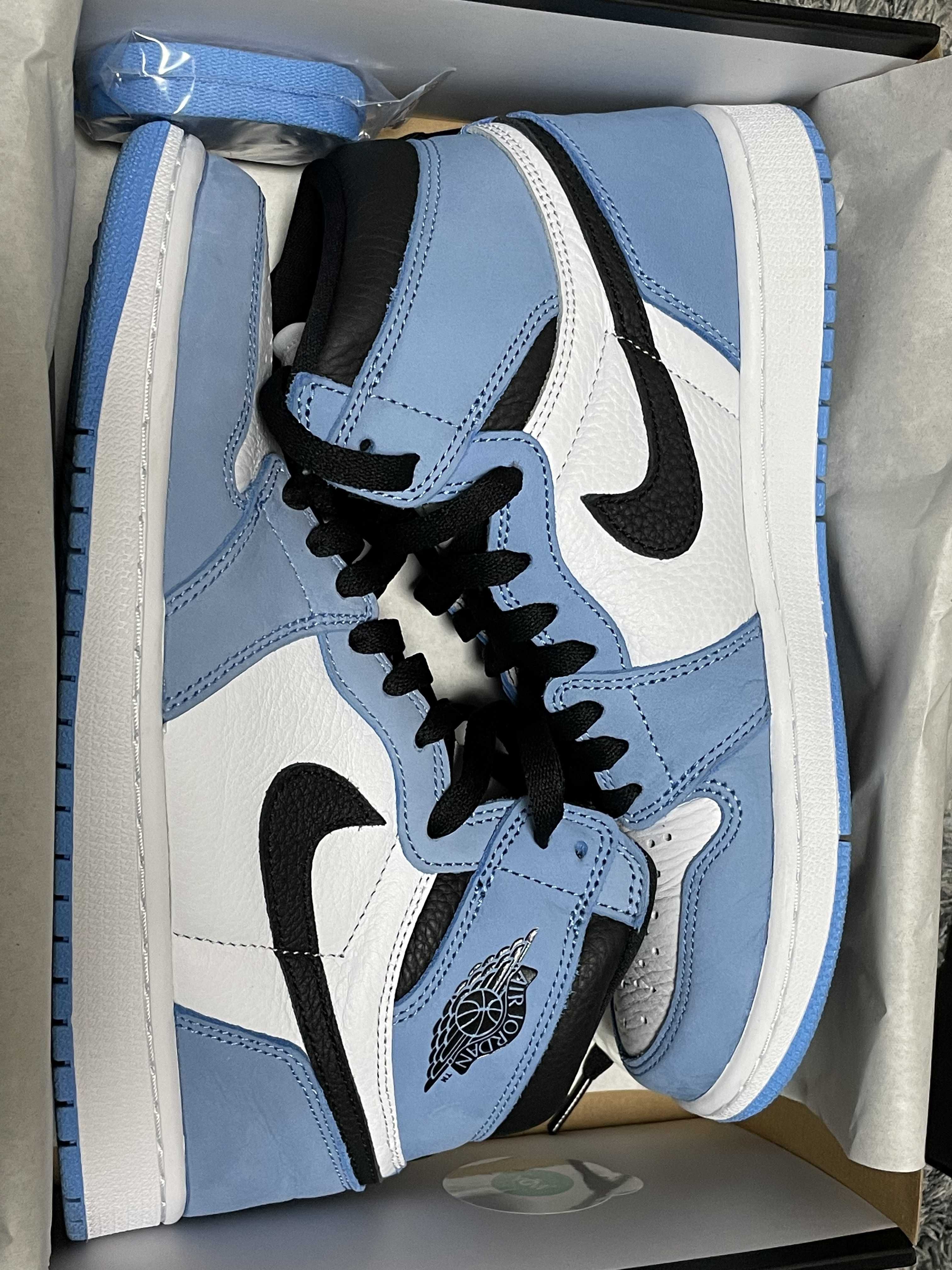 Nike Air Jordan 1 High OG "University Blue"