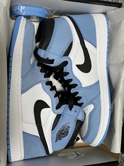 Nike Air Jordan 1 High OG "University Blue"