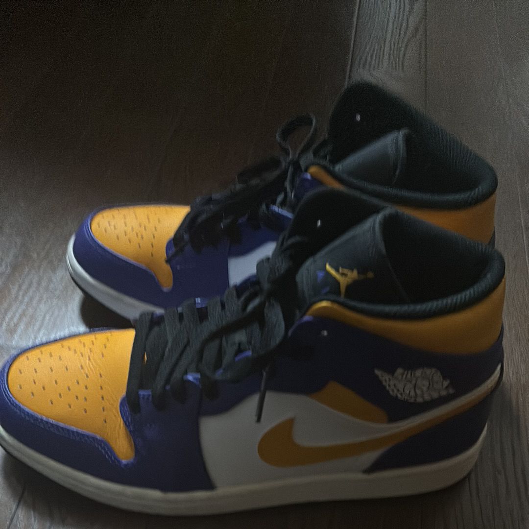 Nike Air Jordan 1 Mid "Lakers"