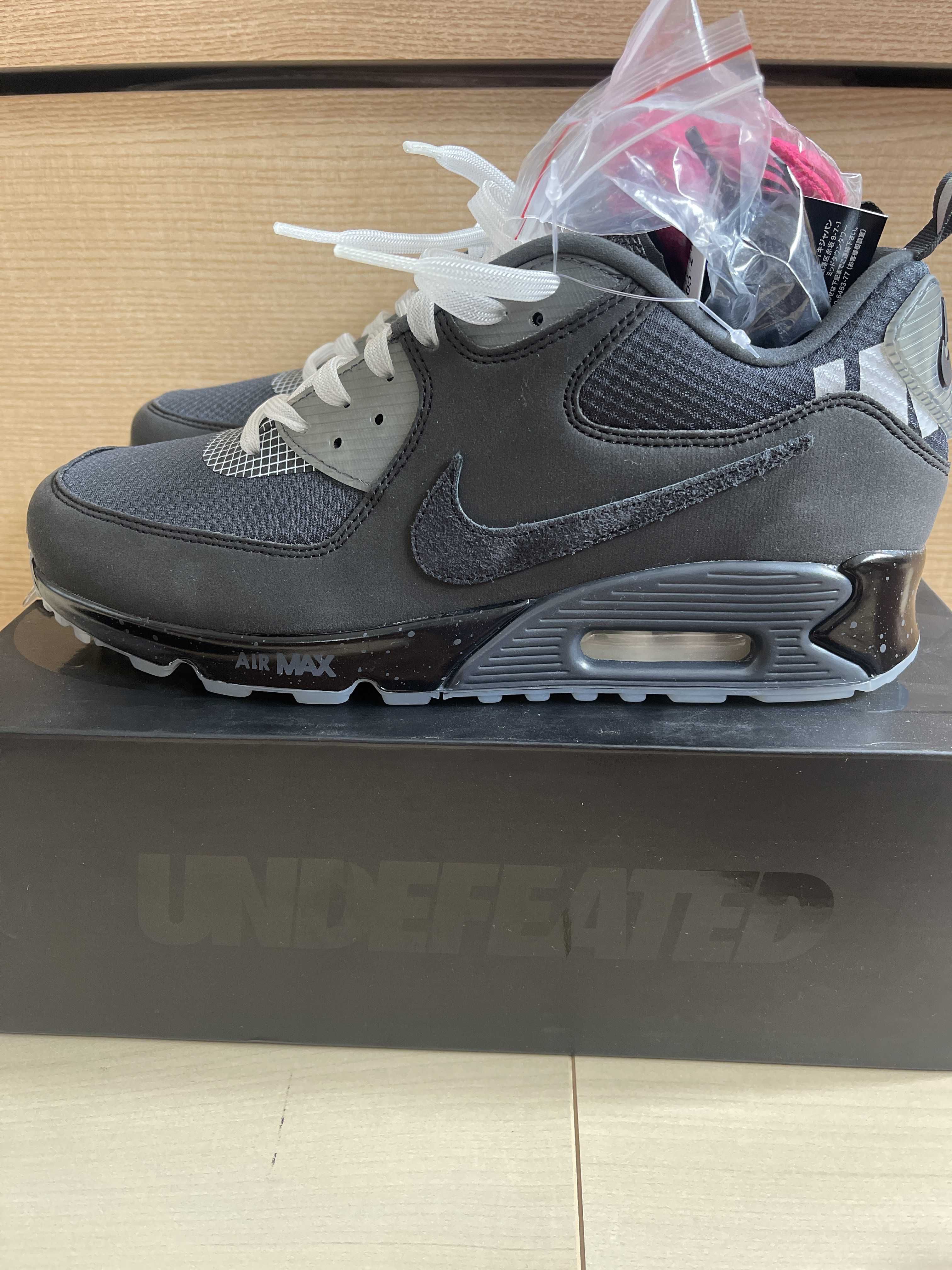 UNDEFEATED × Nike Air Max 90 "Black/Rush Pink"