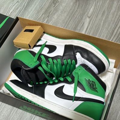 Nike Air Jordan 1 Retro High OG "Celtics/Black and Lucky Green" (2023)