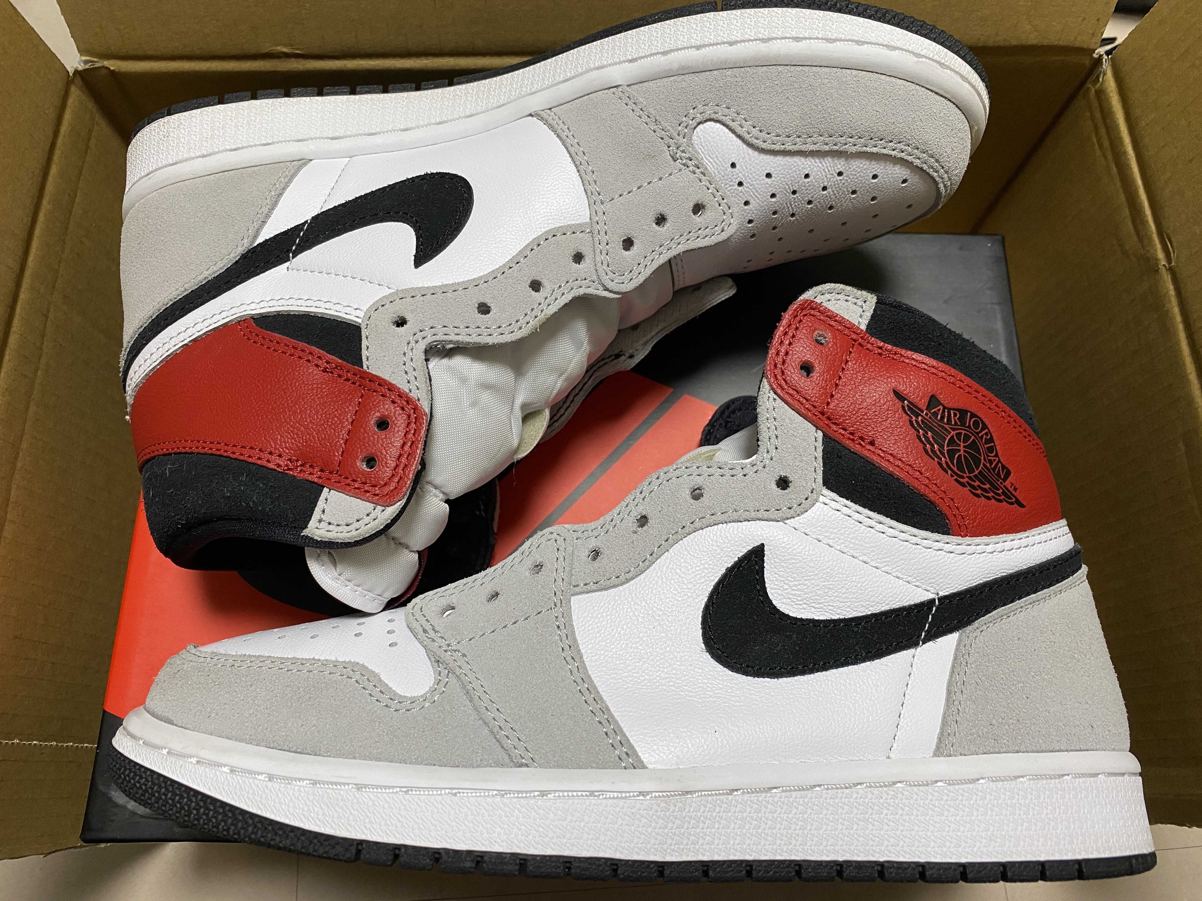 Nike Air Jordan 1 High OG "White/Black/Light Smoke Grey"