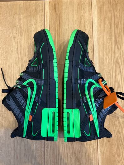 Off-White × Nike Air Rubber Dunk "Black/Green Strike"