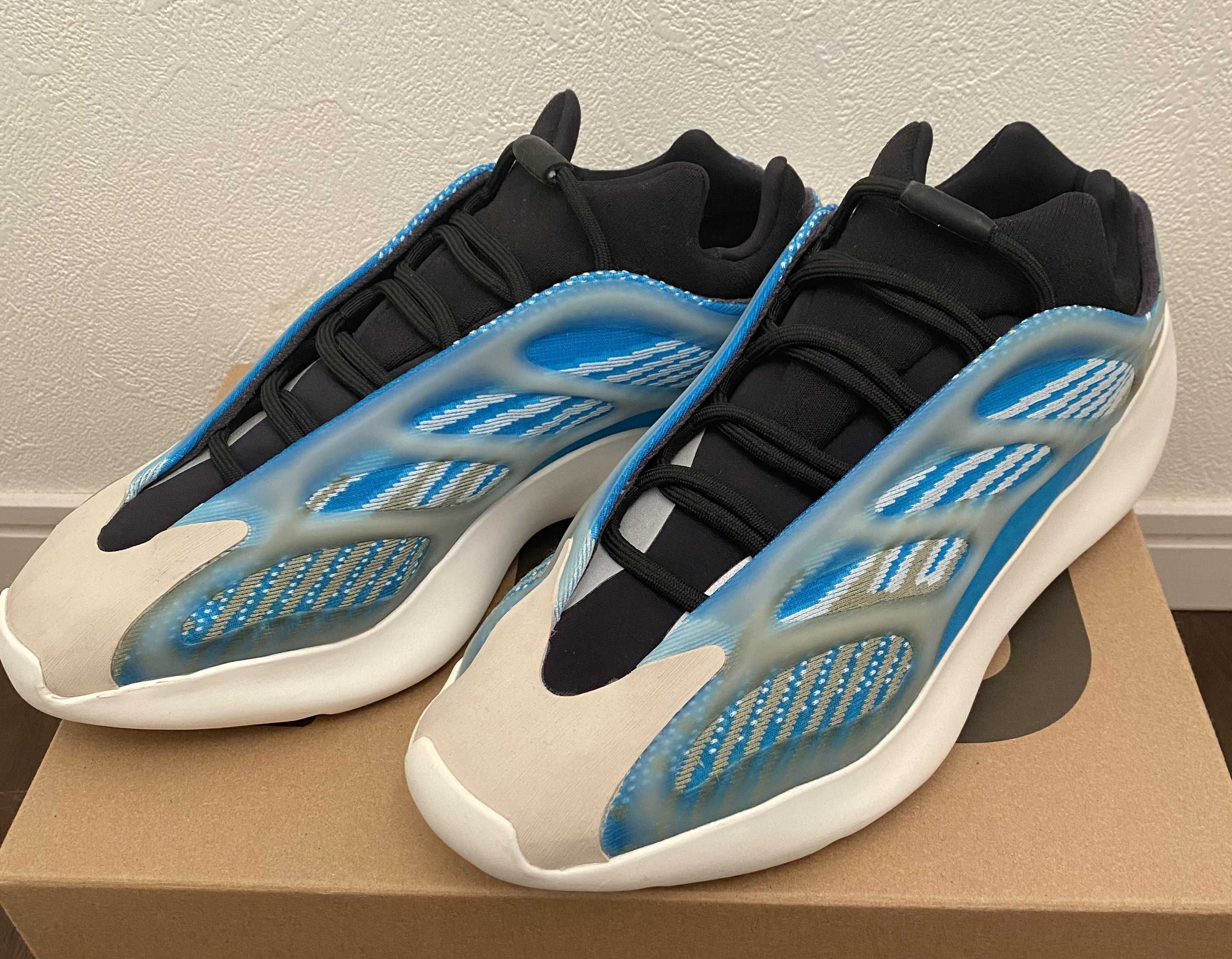adidas YEEZY 700 V3 "Arzareth"